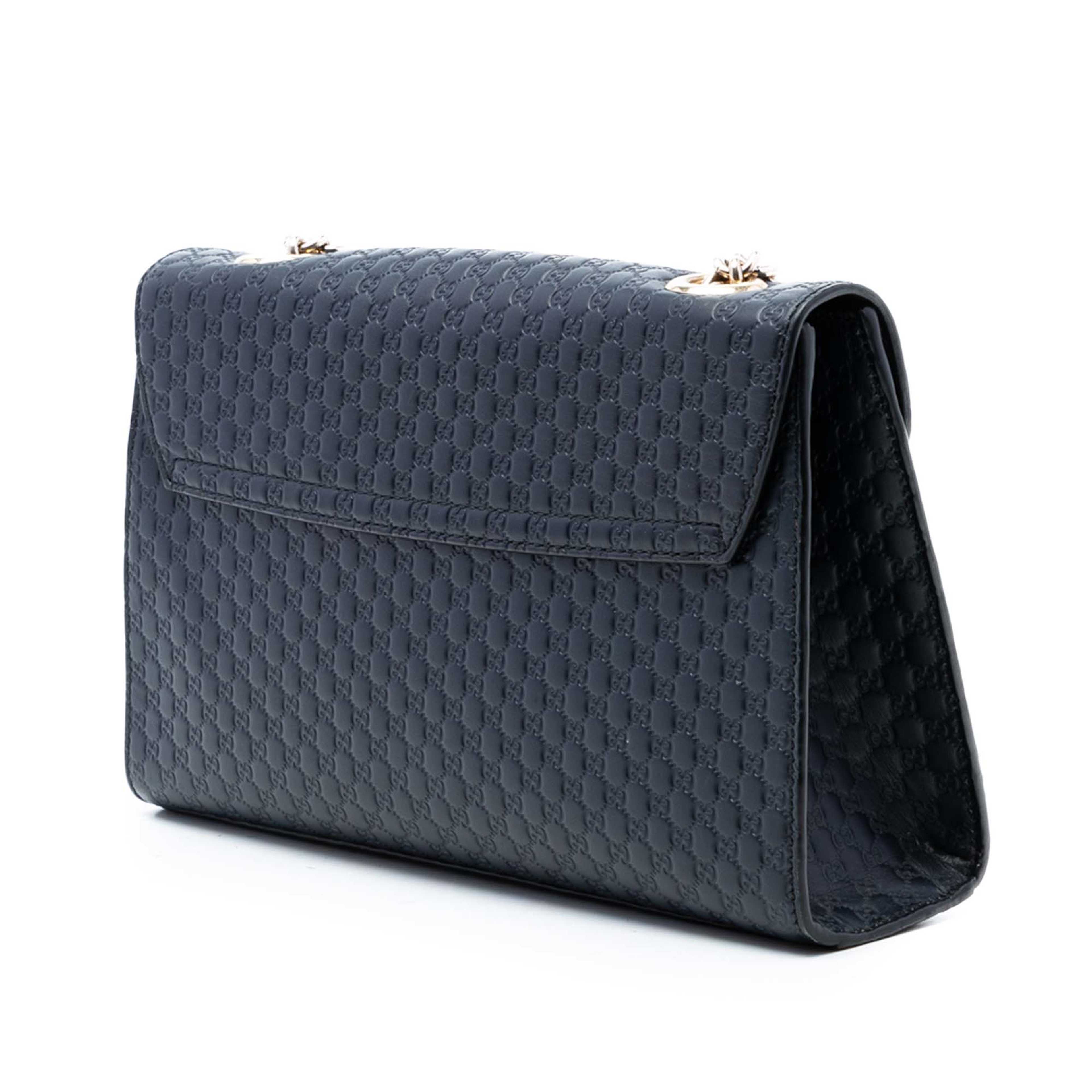 Gucci Medium Microguccissima Emily Shoulder Bag, från Luxclusif, i färgen navy. Klicka för att öppna bilden i stort format