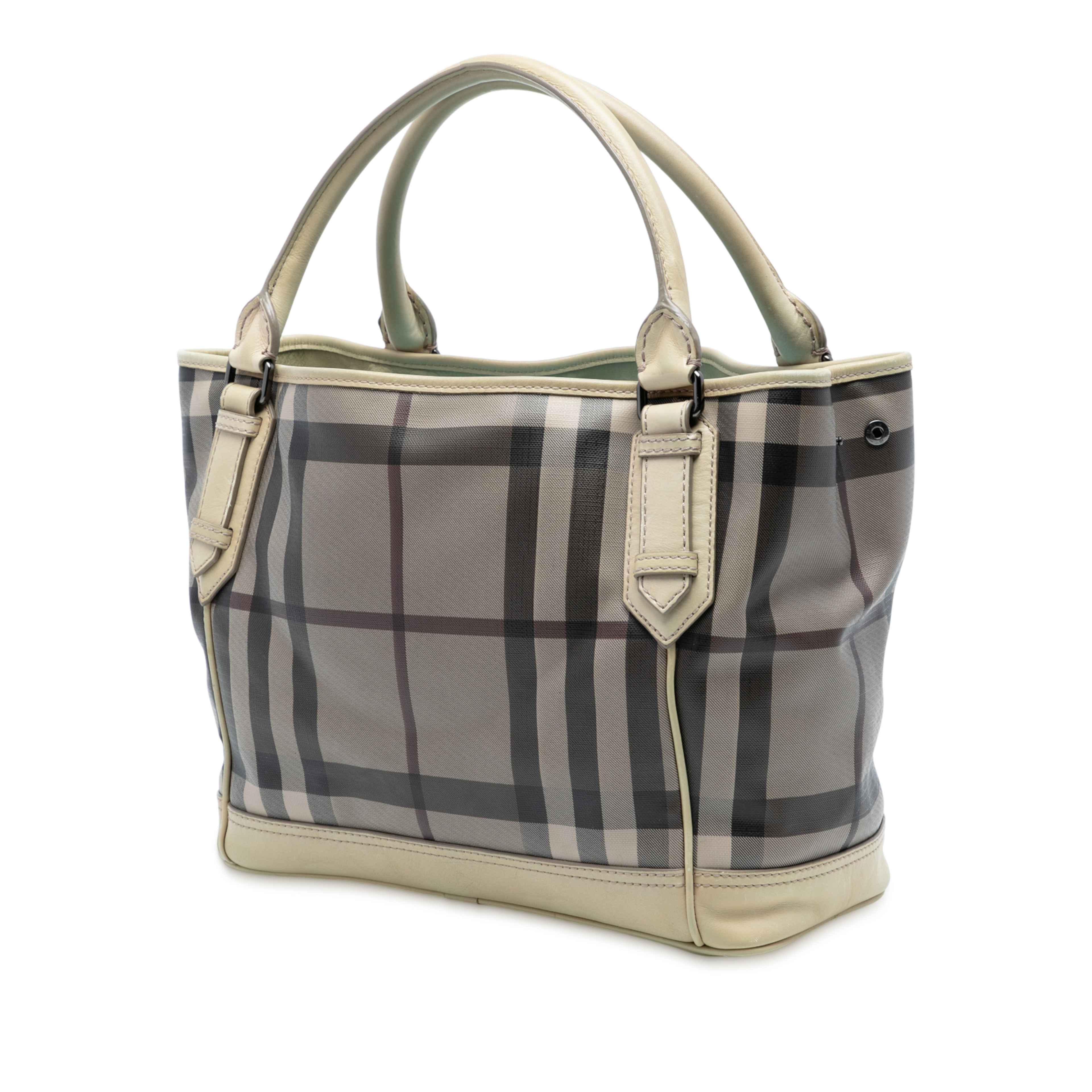 Burberry Smoked Check Coated Canvas Handbag, från Luxclusif, i färgen beige. Klicka för att öppna bilden i stort format