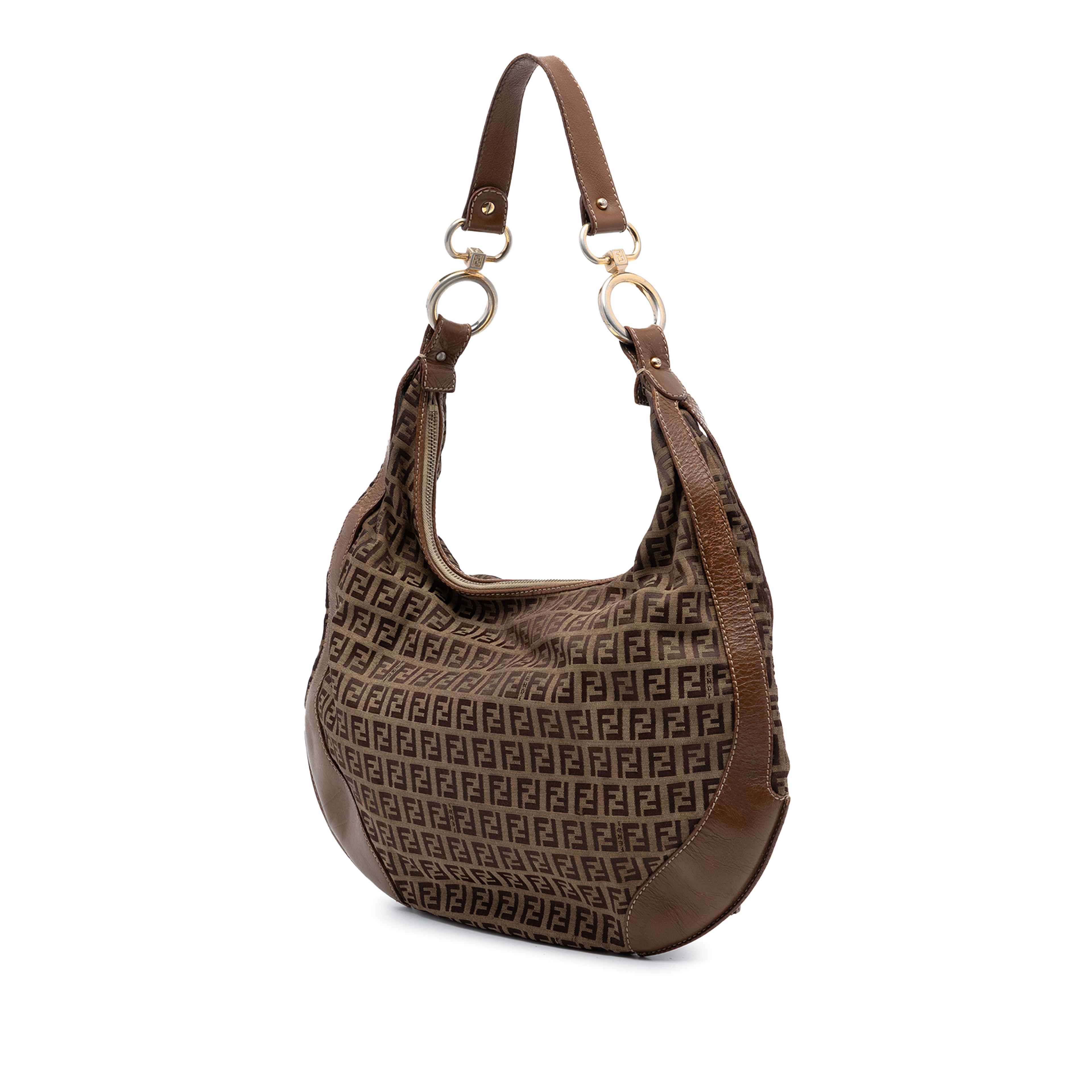 Fendi Zucchino Canvas Chef Pocket Hobo, från Luxclusif, i färgen brown. Klicka för att öppna bilden i stort format