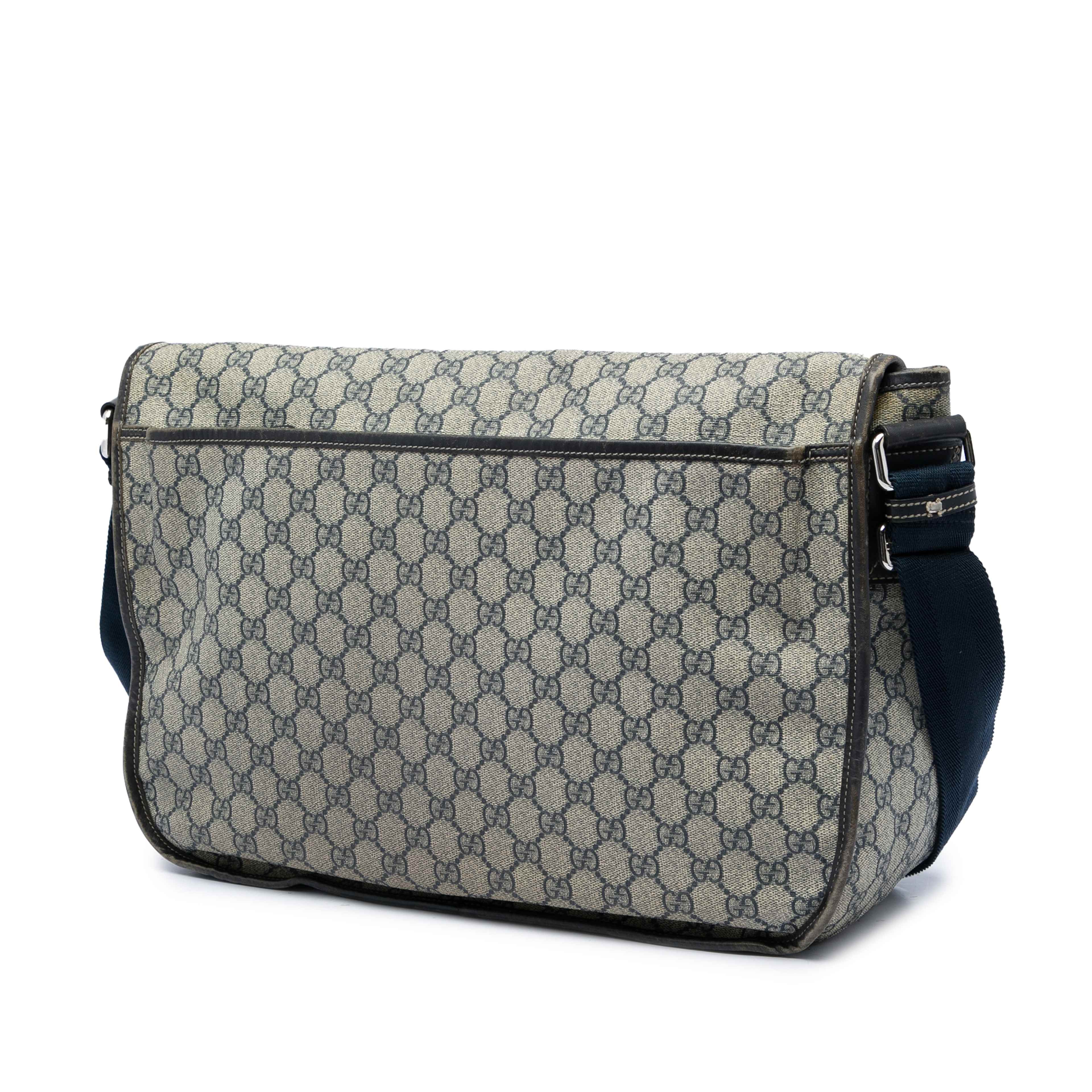 Gucci Gg Supreme Messenger Bag, från Luxclusif, i färgen beige. Klicka för att öppna bilden i stort format