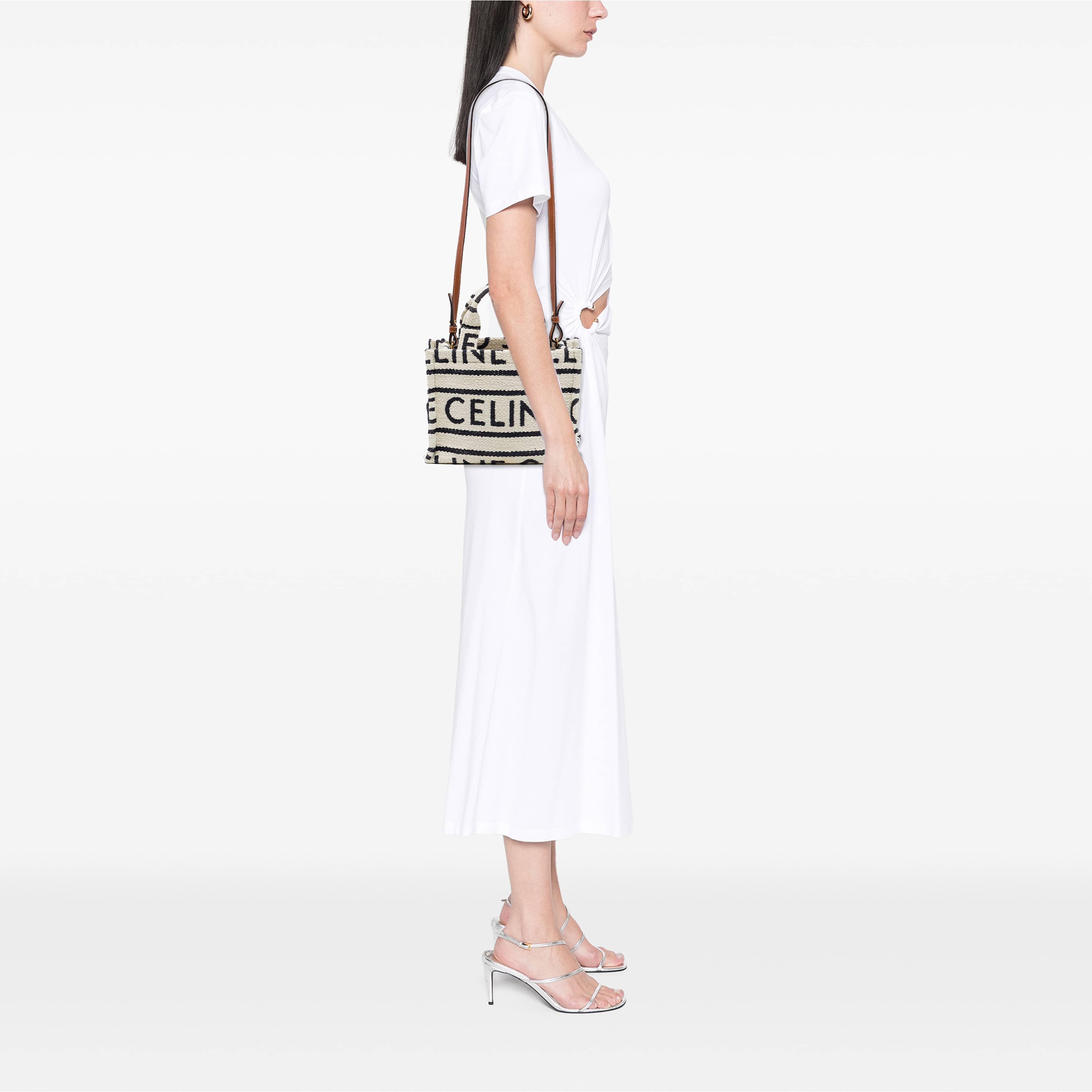 Celine Small Canvas Cabas Thais Satchel, från Luxclusif, i färgen beige. Klicka för att öppna bilden i stort format