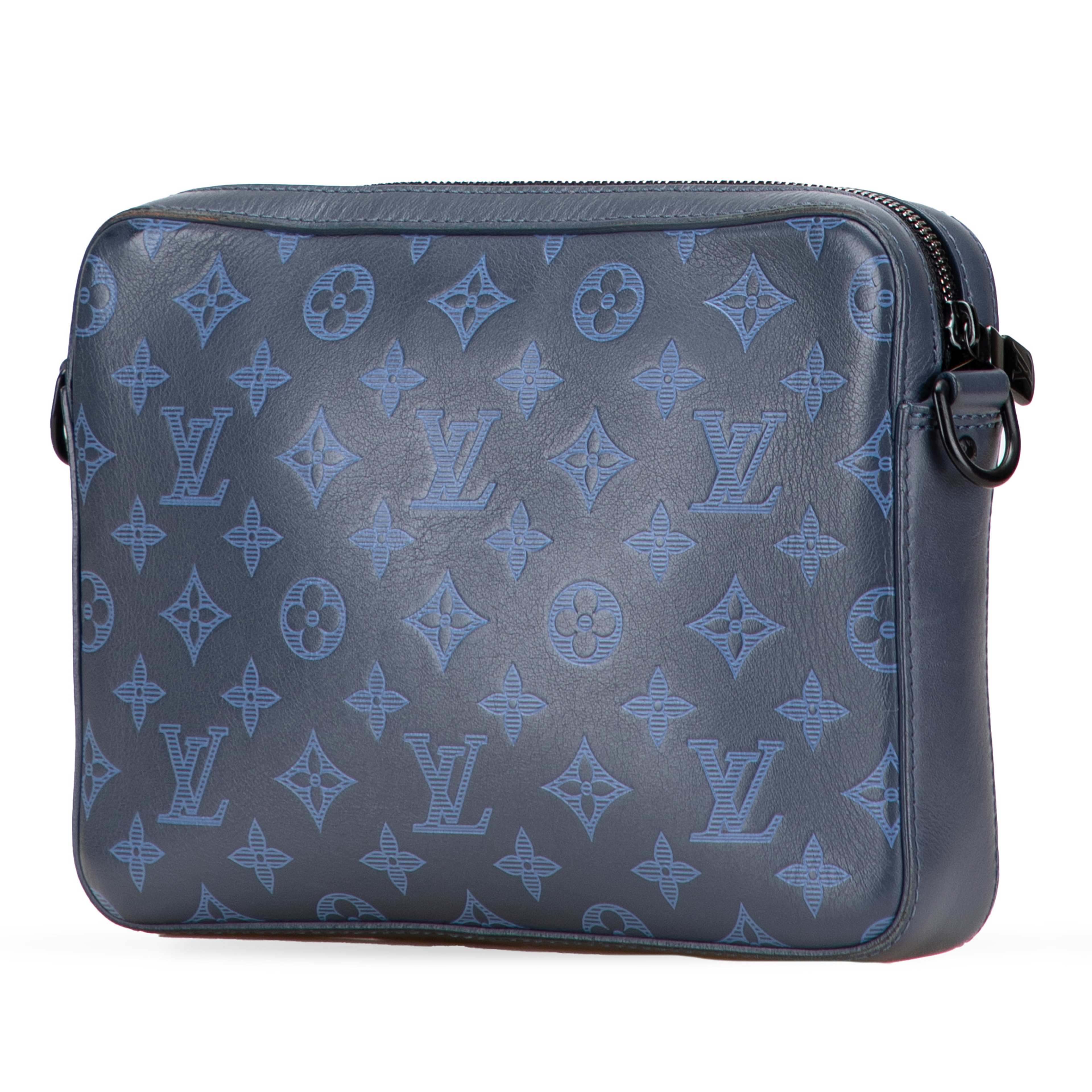 Louis Vuitton Monogram Shadow Duo Messenger, från Luxclusif, i färgen navy. Klicka för att öppna bilden i stort format