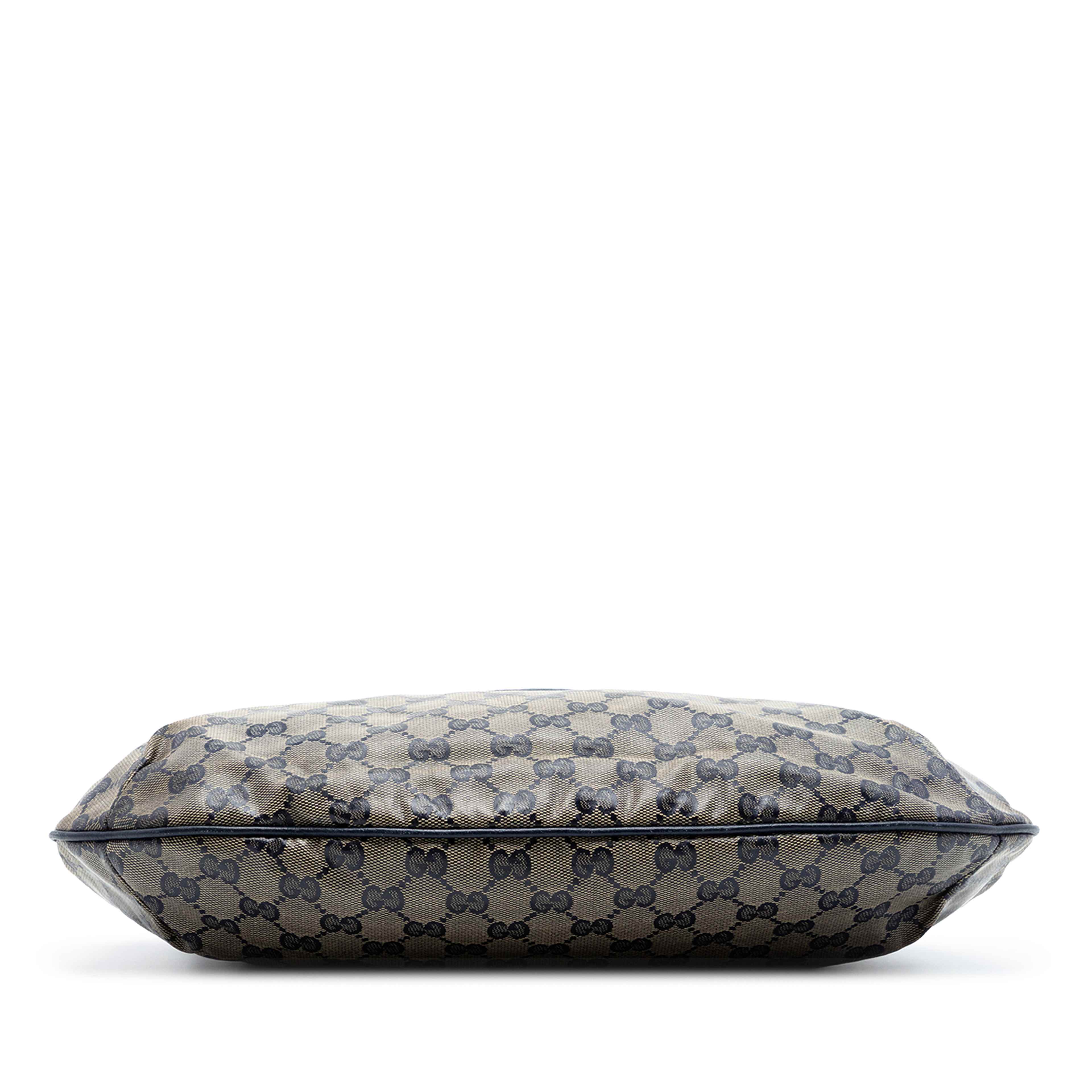 Gucci Gg Crystal Hysteria Crest Hobo, från Luxclusif, i färgen navy. Klicka för att öppna bilden i stort format