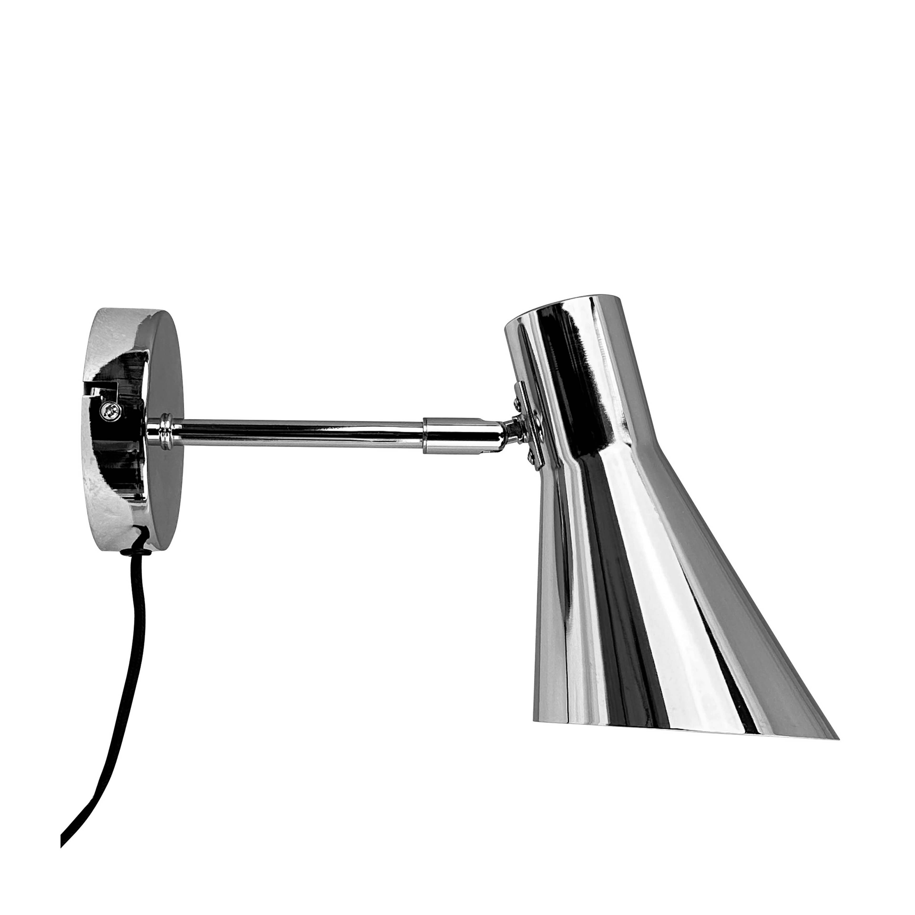 Dl12  Wall Lamp, från Dyberg Larsen, i färgen chrome. Klicka för att öppna bilden i stort format