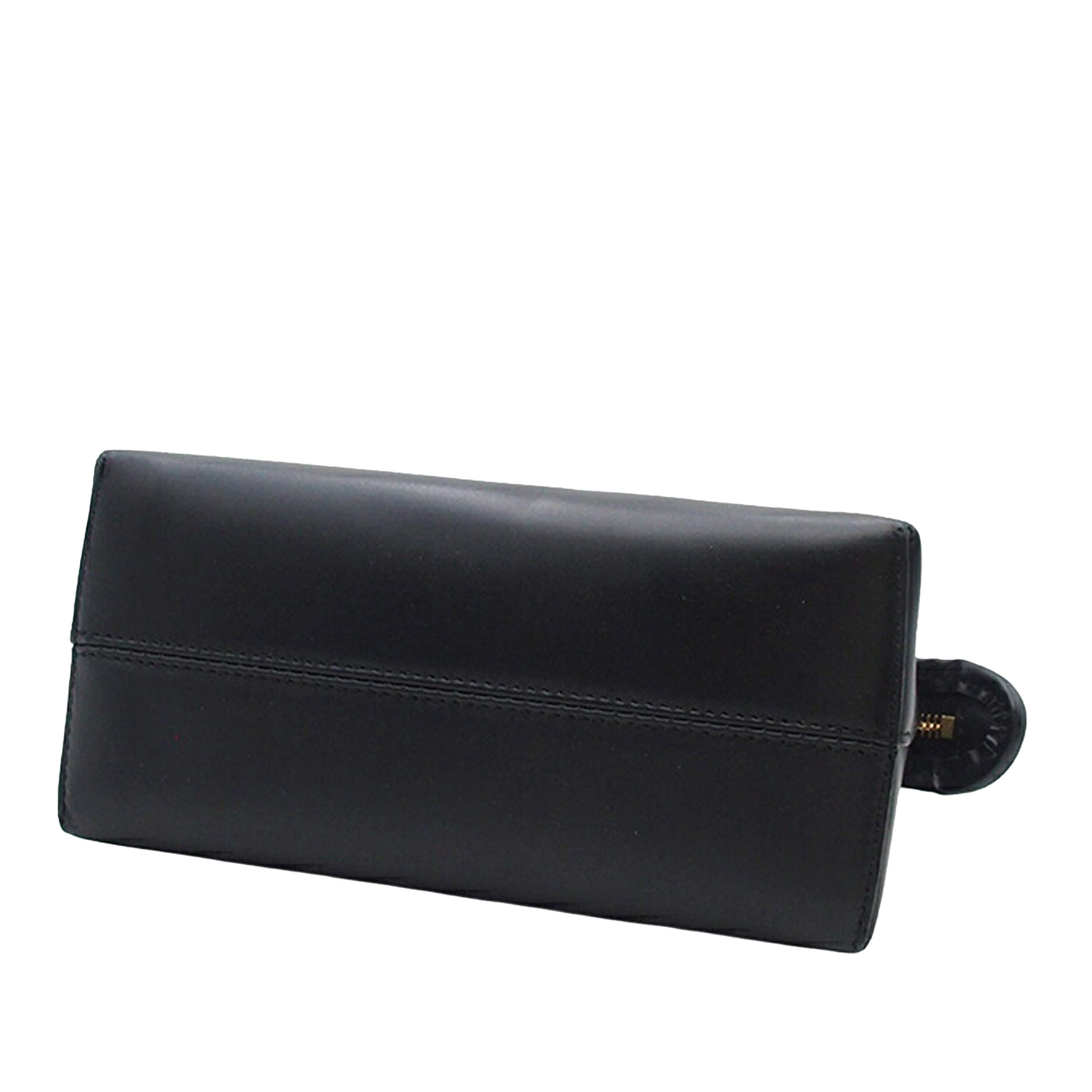 Fendi Mini Leather By The Way Satchel, från Luxclusif, i färgen black. Klicka för att öppna bilden i stort format