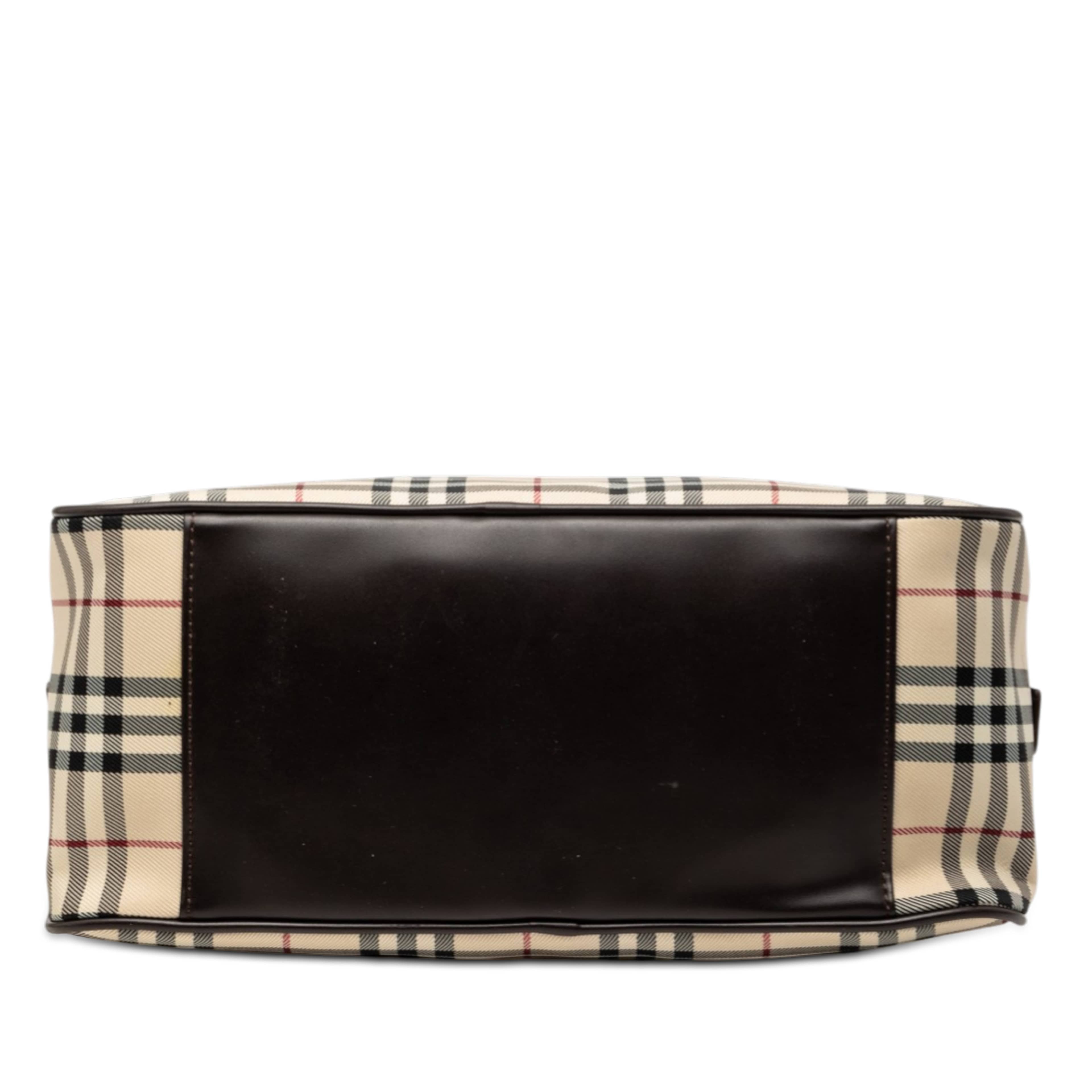 Burberry House Check Canvas Handbag, från Luxclusif, i färgen beige. Klicka för att öppna bilden i stort format