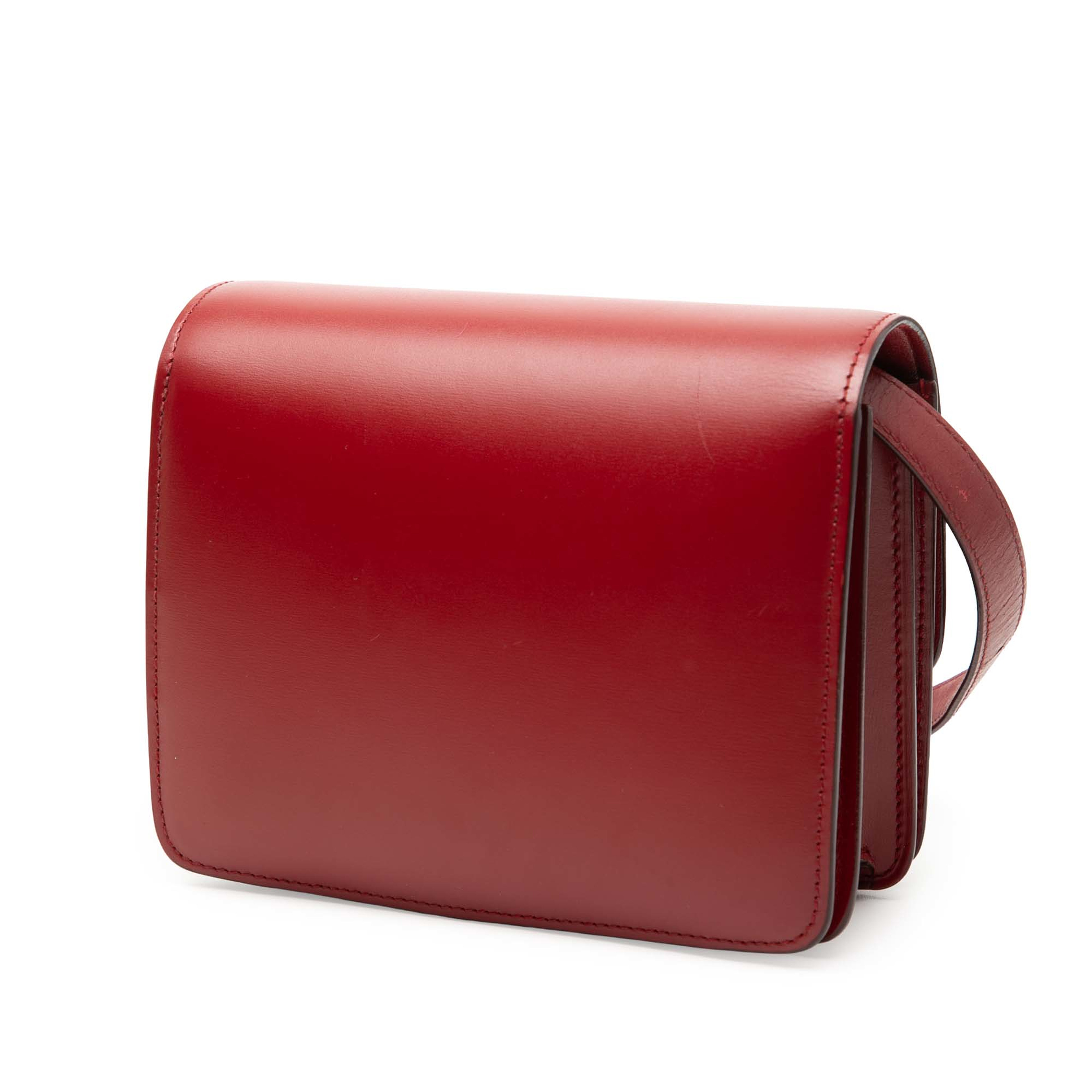 Celine Small Calfskin Classic Box, från Luxclusif, i färgen red. Klicka för att öppna bilden i stort format