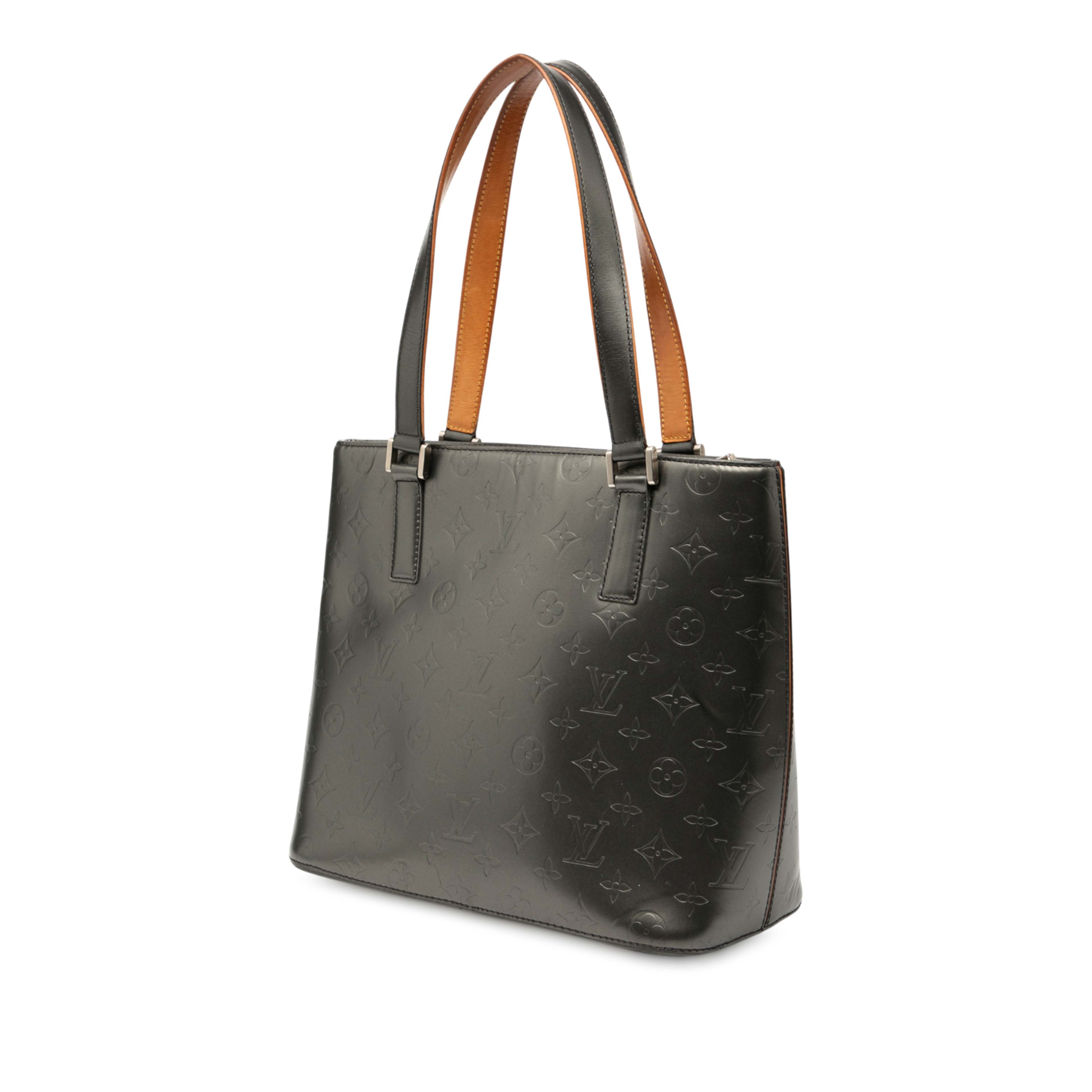 Louis Vuitton Monogram Mat Stockton, från Luxclusif, i färgen dark gray. Klicka för att öppna bilden i stort format