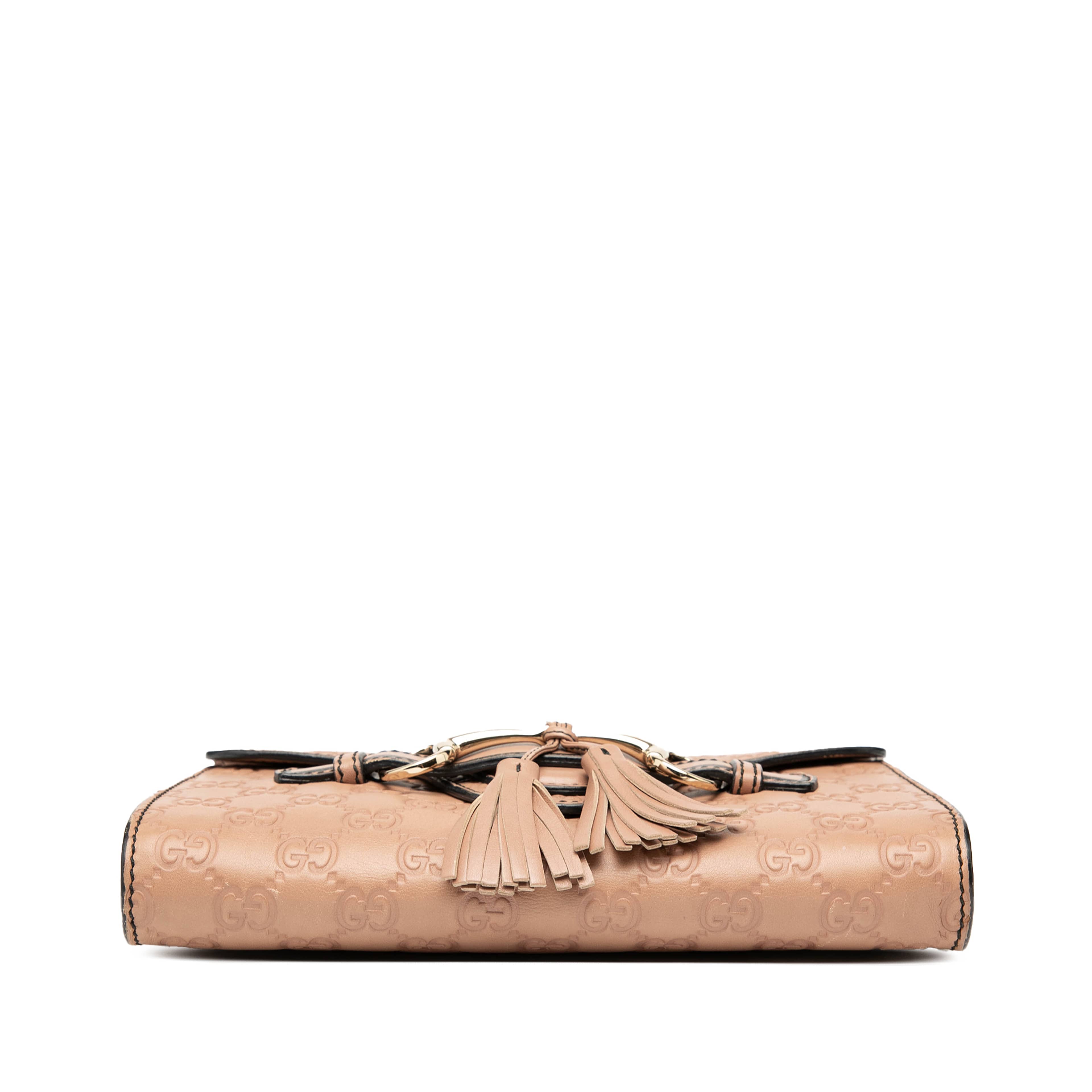 Gucci Small Guccissima Emily Crossbody, från Luxclusif, i färgen beige. Klicka för att öppna bilden i stort format