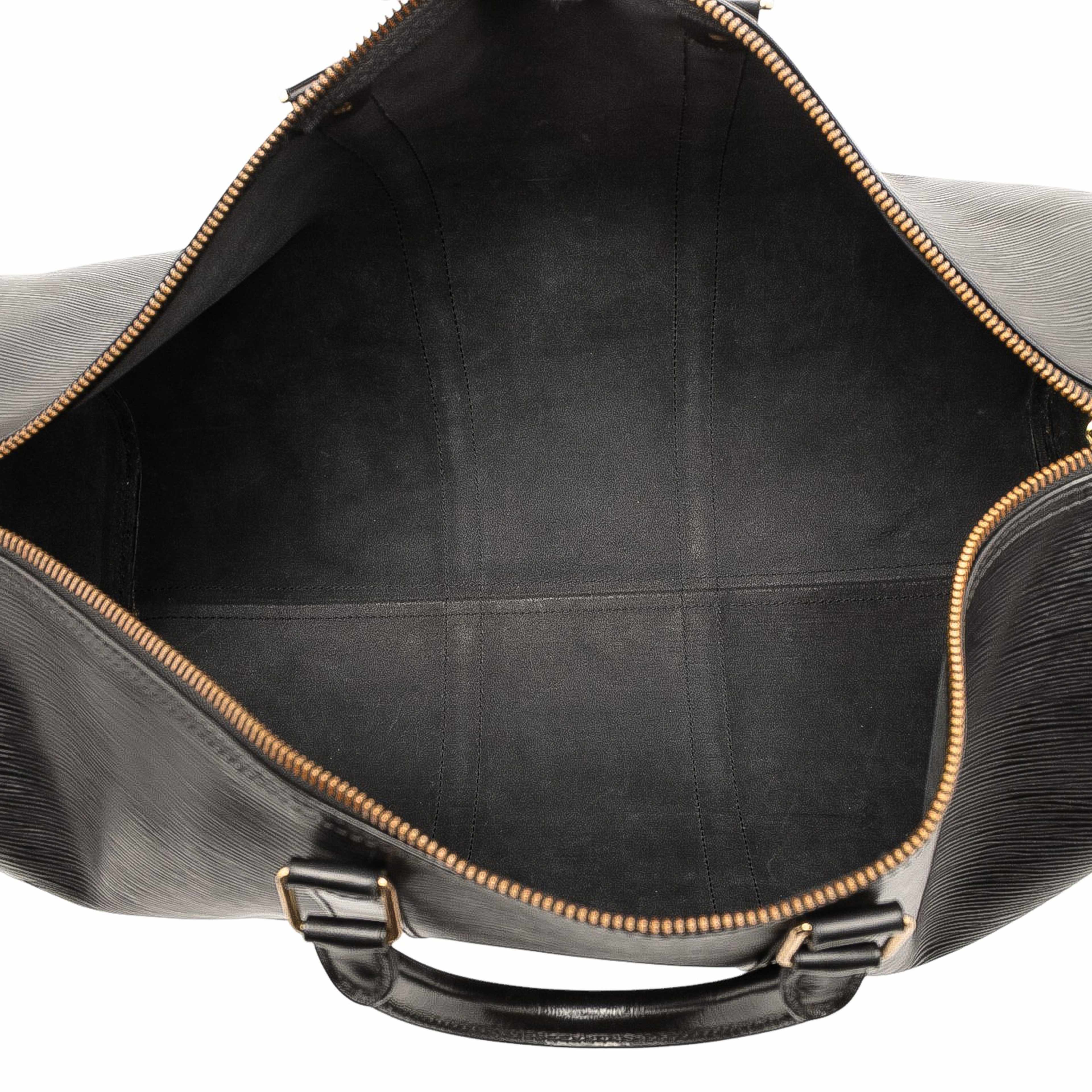 Louis Vuitton Epi Keepall 50, från Luxclusif, i färgen black. Klicka för att öppna bilden i stort format