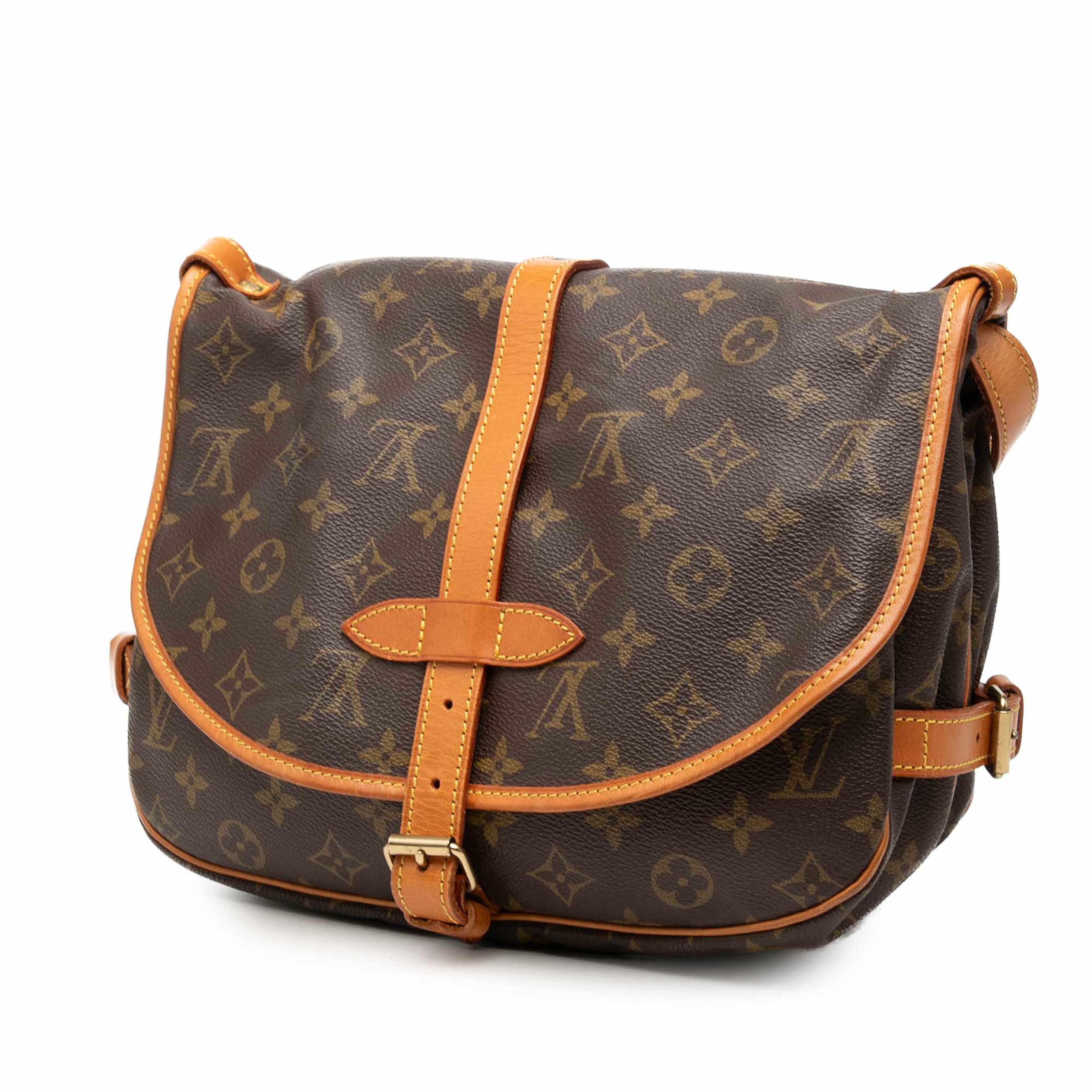 Louis Vuitton Monogram Saumur 30, från Luxclusif, i färgen brun. Klicka för att öppna bilden i stort format