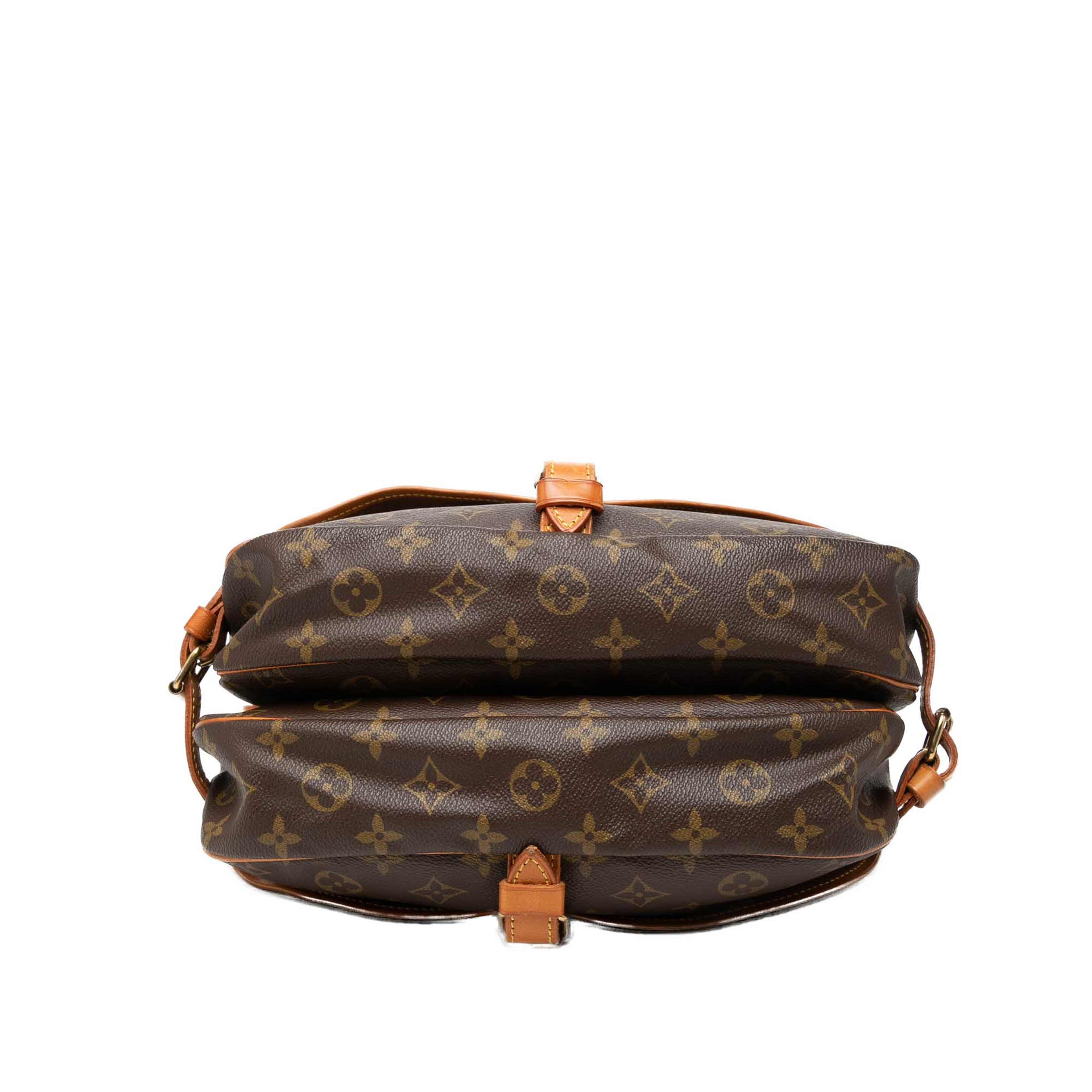 Louis Vuitton Monogram Saumur 30, från Luxclusif, i färgen brun. Klicka för att öppna bilden i stort format