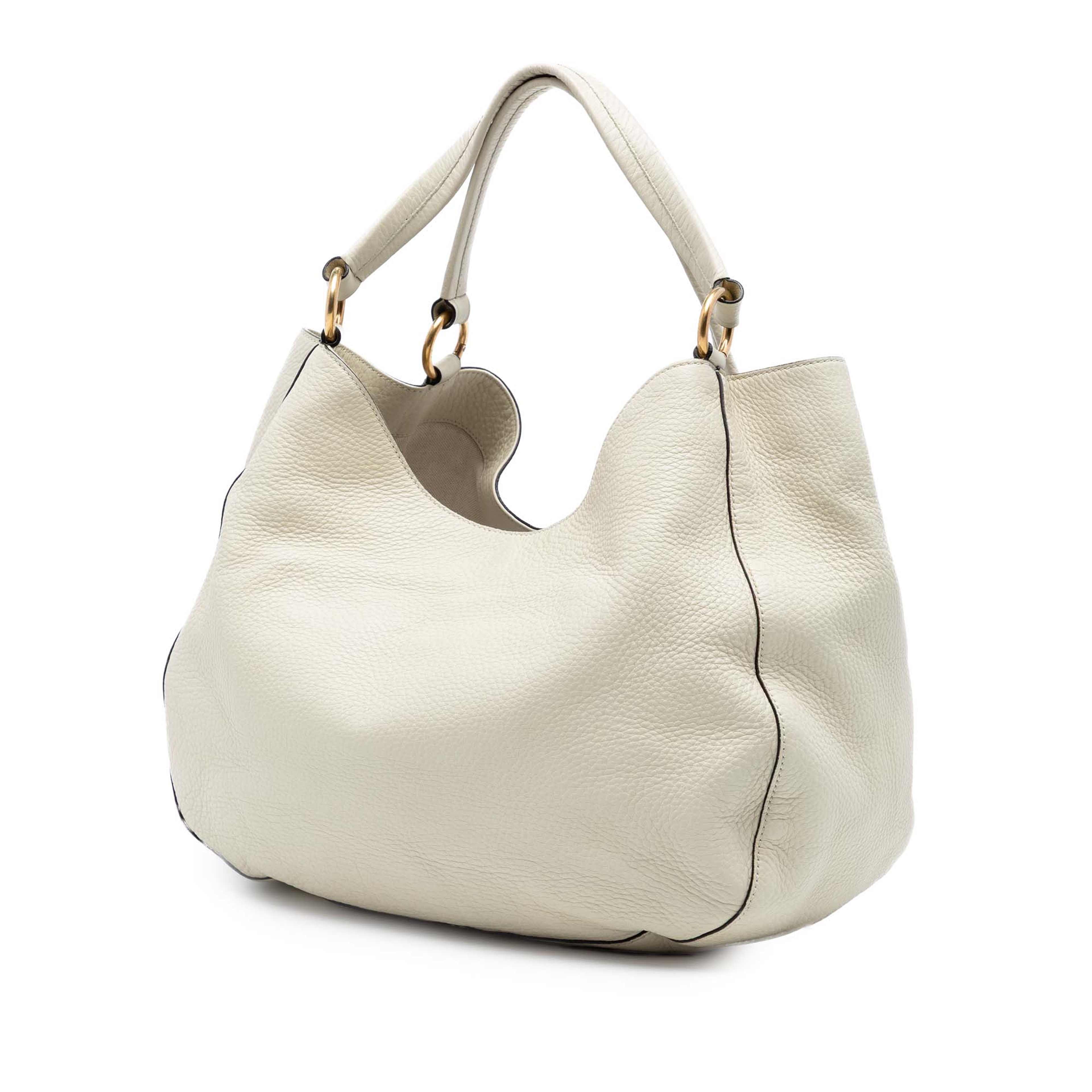 Gucci Medium Pebbled Calfskin Twill Tote, från Luxclusif, i färgen white. Klicka för att öppna bilden i stort format