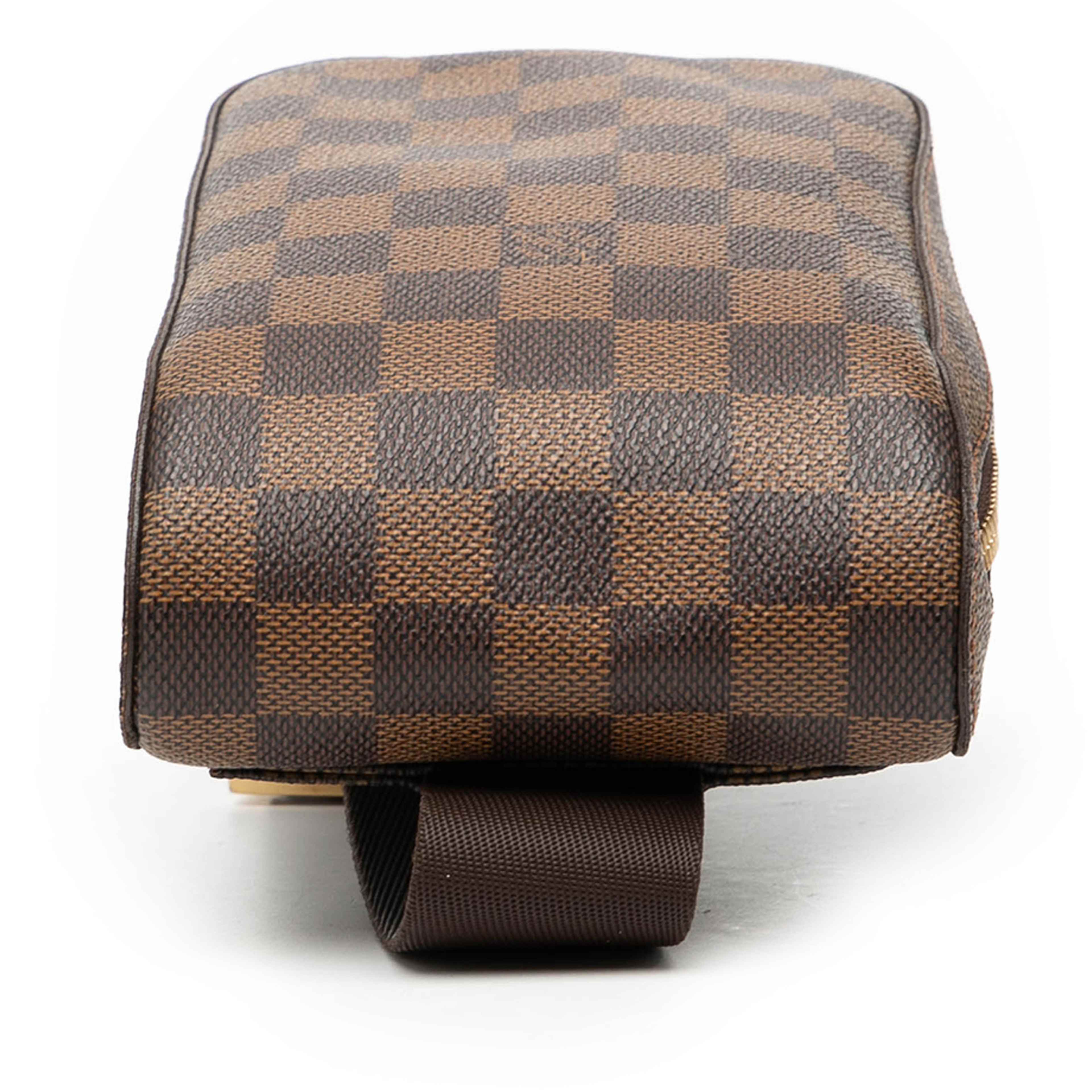 Louis Vuitton Damier Ebene Geronimos, från Luxclusif, i färgen brown. Klicka för att öppna bilden i stort format
