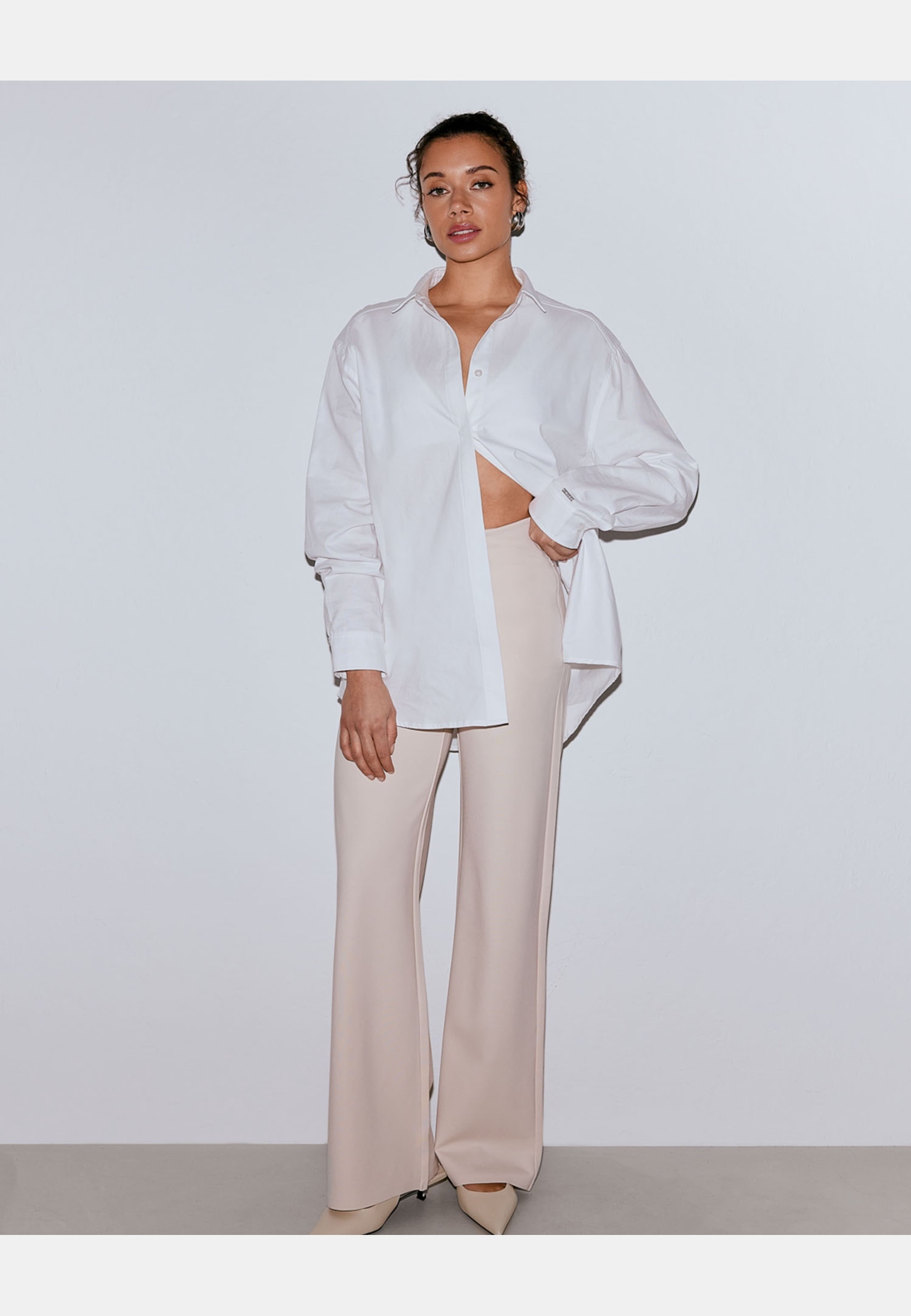 Luxe Pants, från aim'n, i färgen sand. Klicka för att öppna bilden i stort format