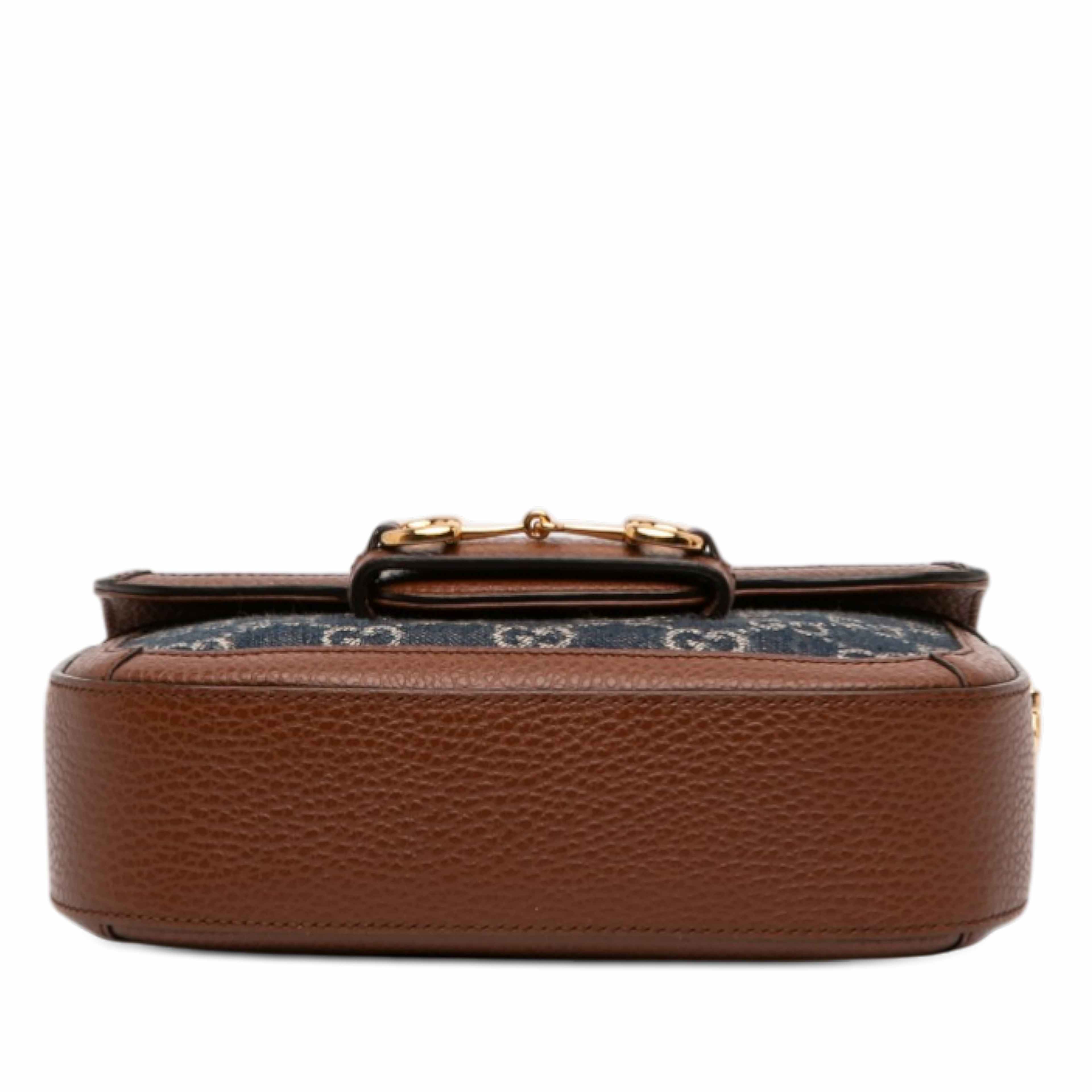 Gucci Small Gg Denim Web Horsebit 1955 Crossbody, från Luxclusif, i färgen dark blue. Klicka för att öppna bilden i stort format