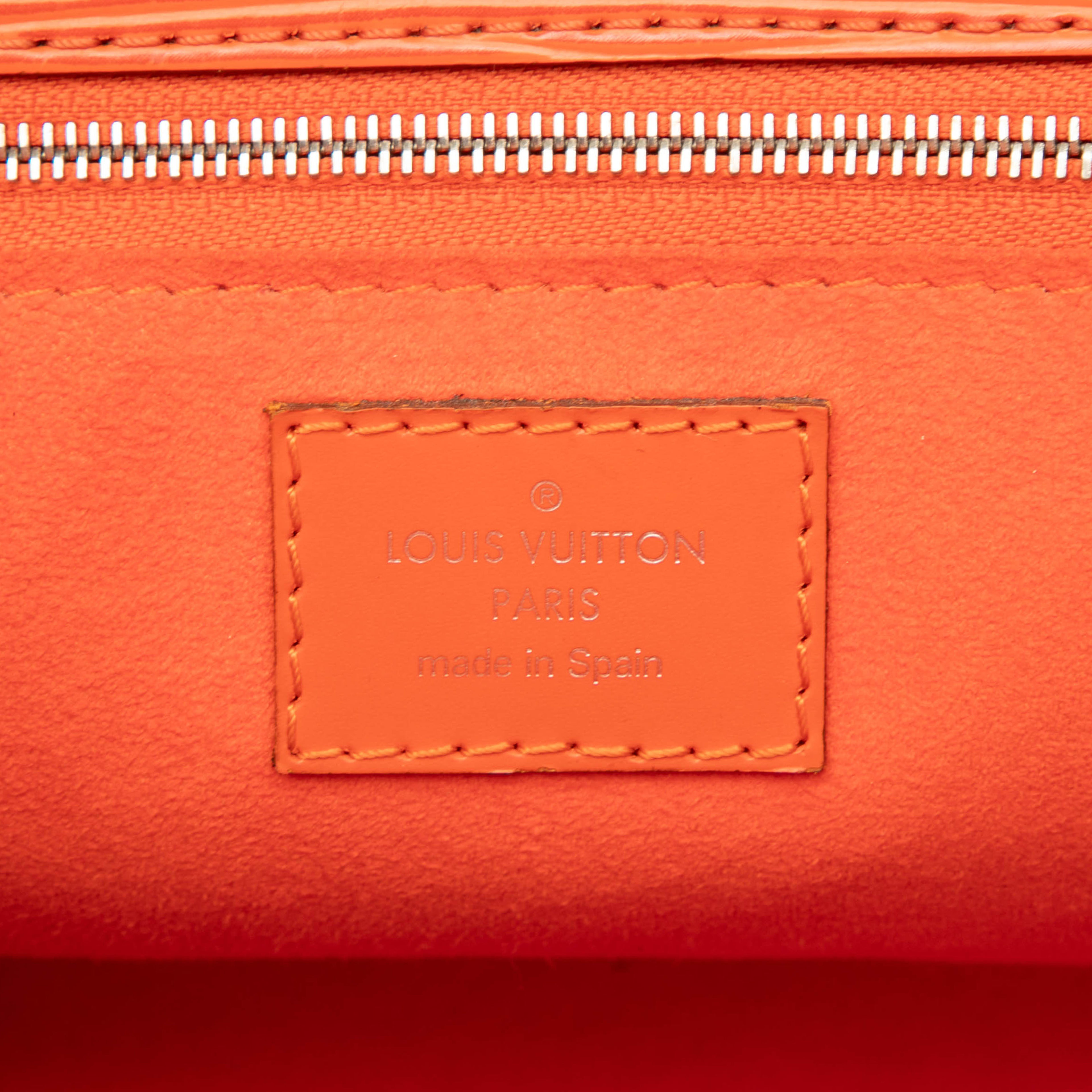 Louis Vuitton Epi Marly Mm, från Luxclusif, i färgen orange. Klicka för att öppna bilden i stort format
