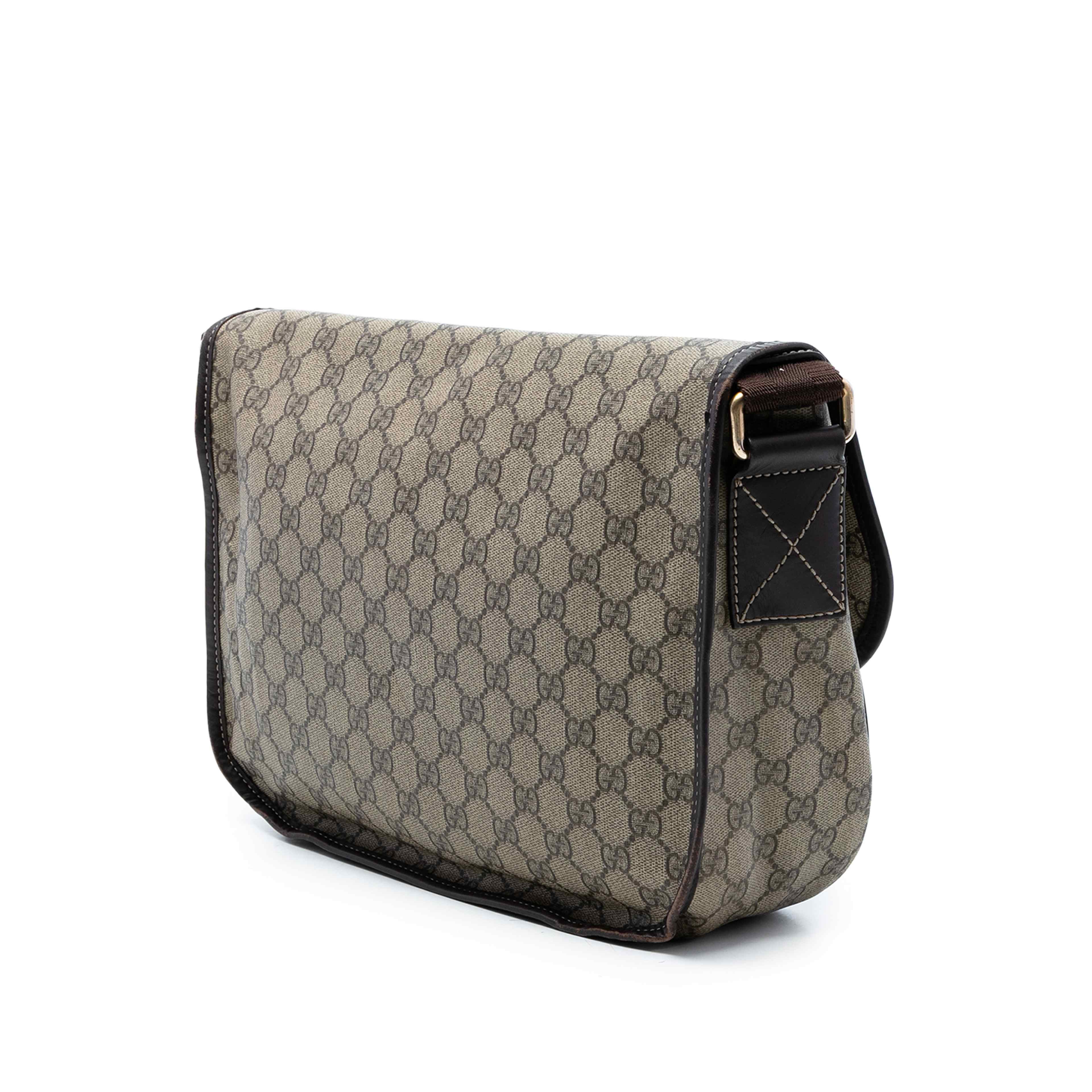 Gucci Gg Supreme Crossbody, från Luxclusif, i färgen beige. Klicka för att öppna bilden i stort format
