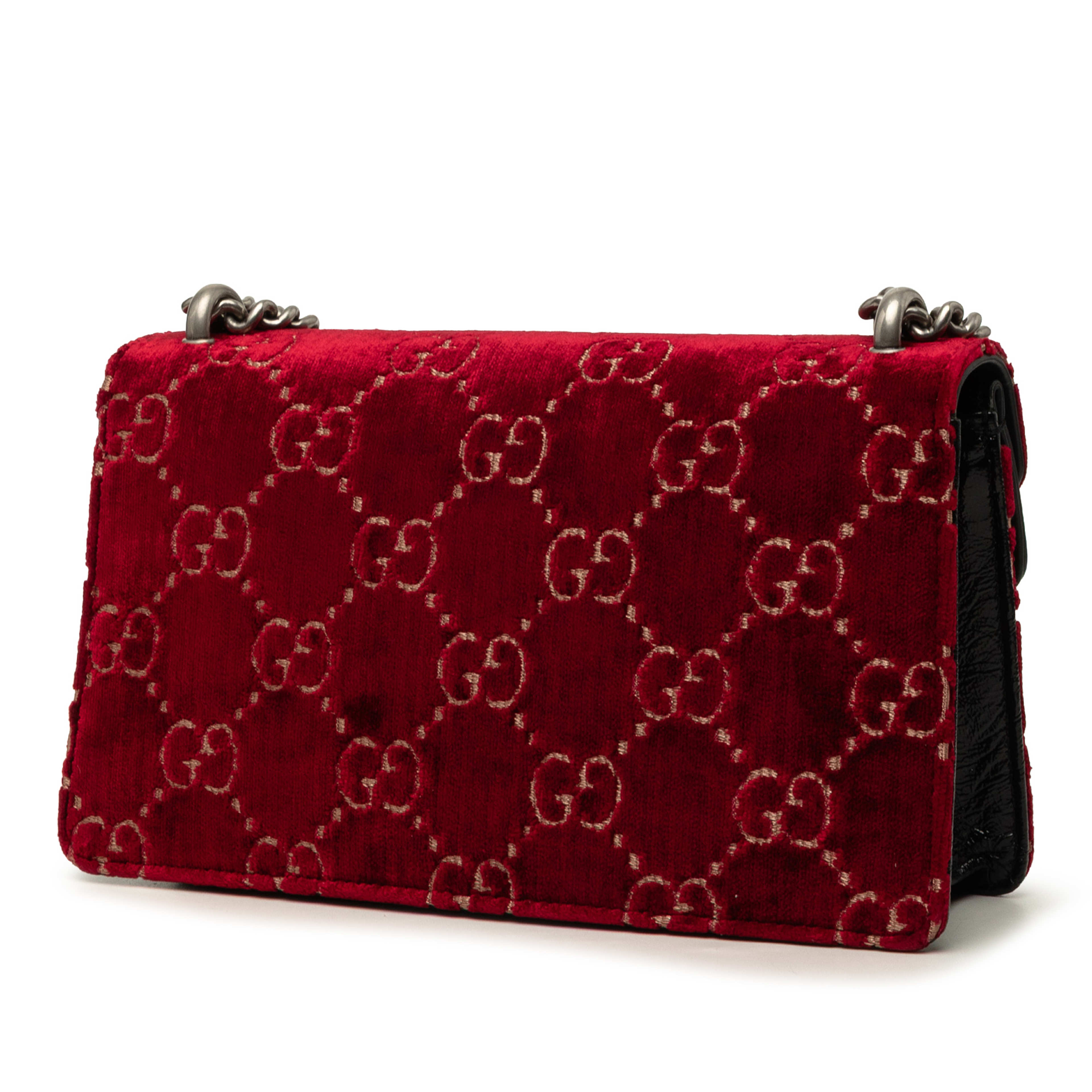 Gucci Medium Gg Velvet Dionysus Crossbody, från Luxclusif, i färgen röd. Klicka för att öppna bilden i stort format