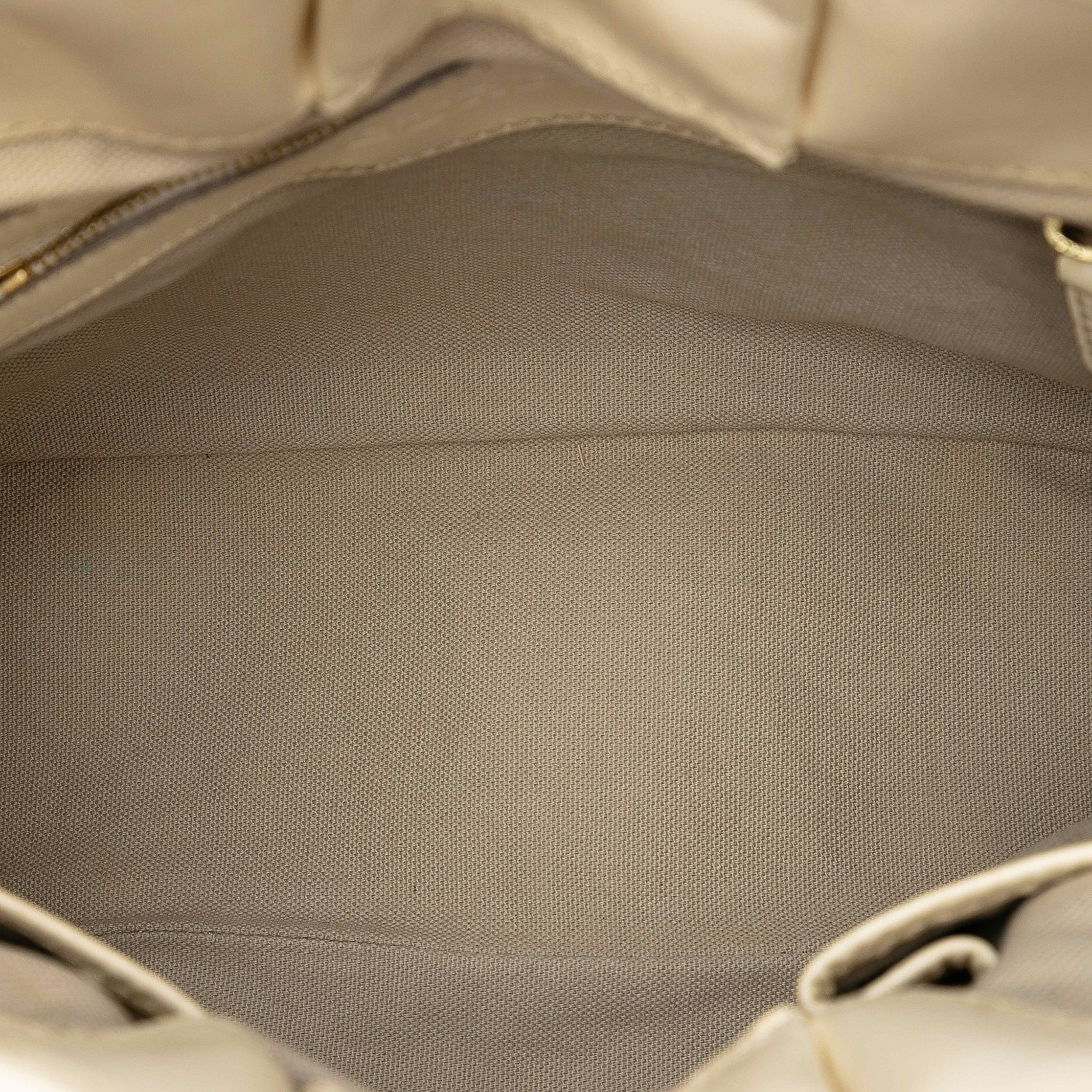 Burberry House Check Canvas And Leather Bridle Whipstitch Satchel, från Luxclusif, i färgen light brown. Klicka för att öppna bilden i stort format