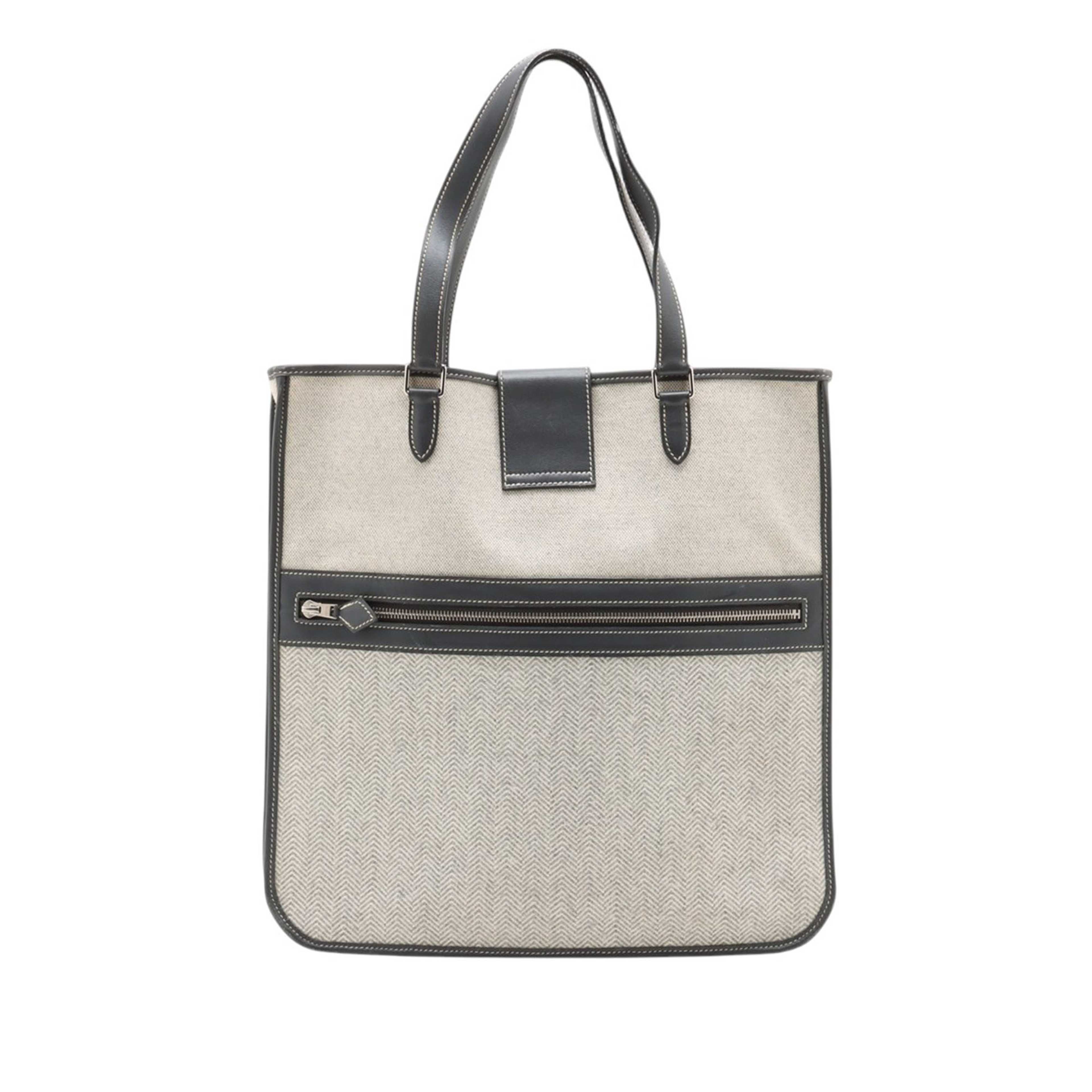 Hermès Toile H Cabas Sac Jumping, från Luxclusif, i färgen light beige. Klicka för att öppna bilden i stort format