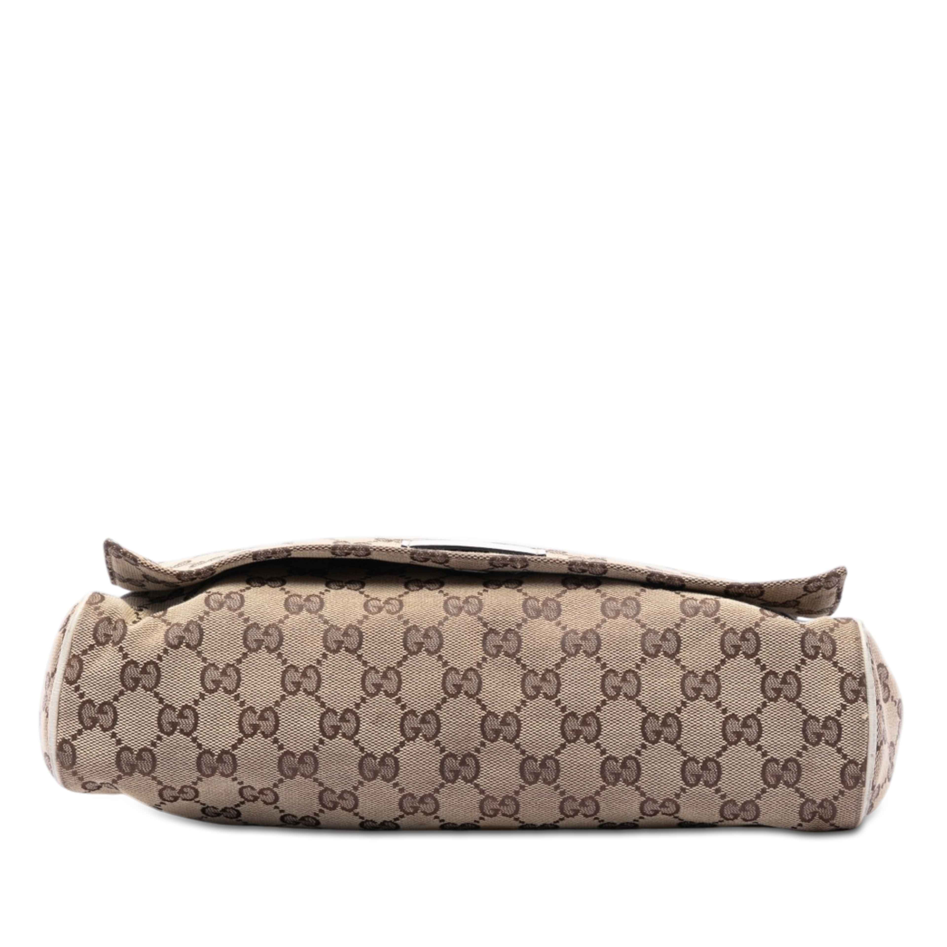 Gucci Gg Canvas Crossbody, från Luxclusif, i färgen vit. Klicka för att öppna bilden i stort format
