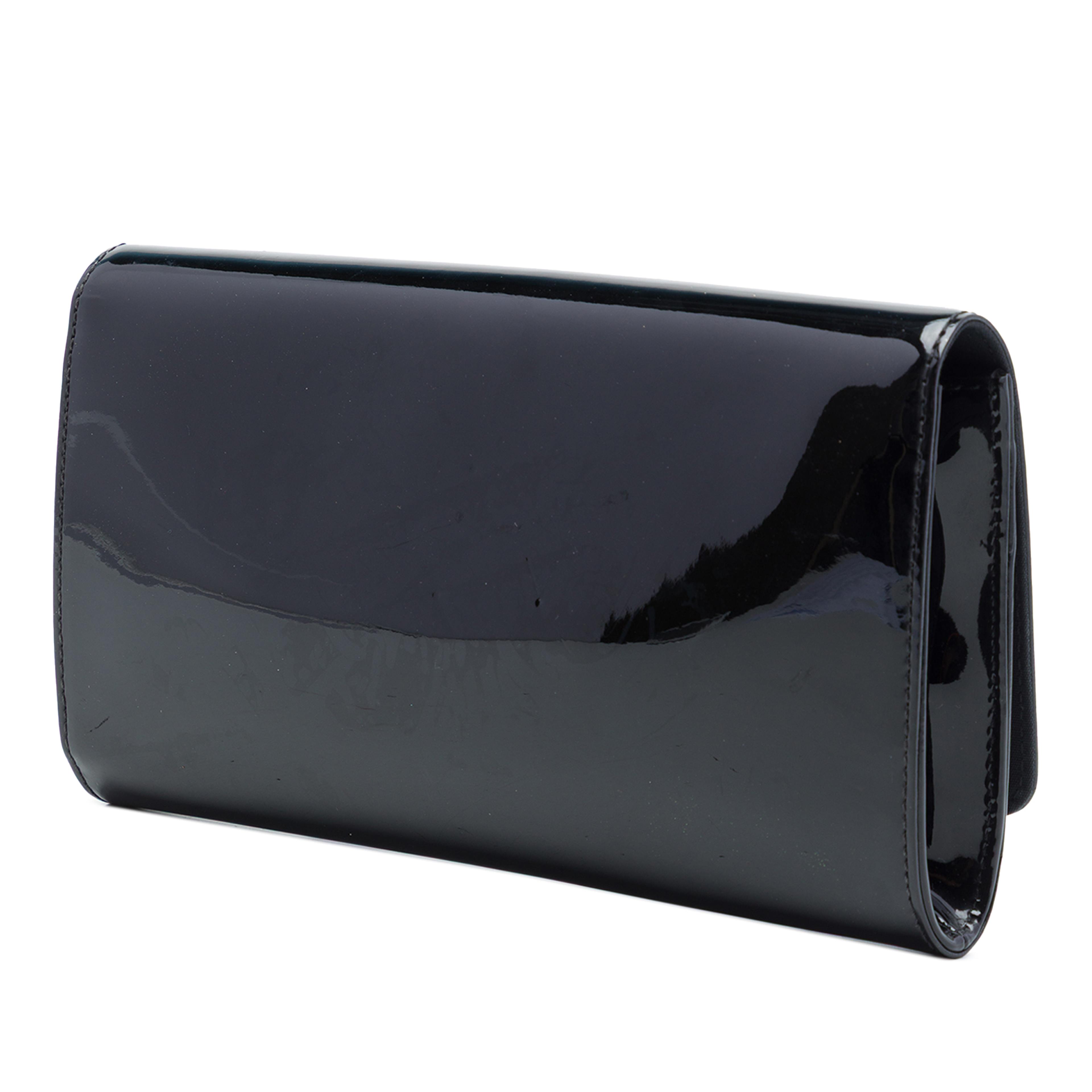 Louis Vuitton Vernis Louise Clutch, från Luxclusif, i färgen svart. Klicka för att öppna bilden i stort format