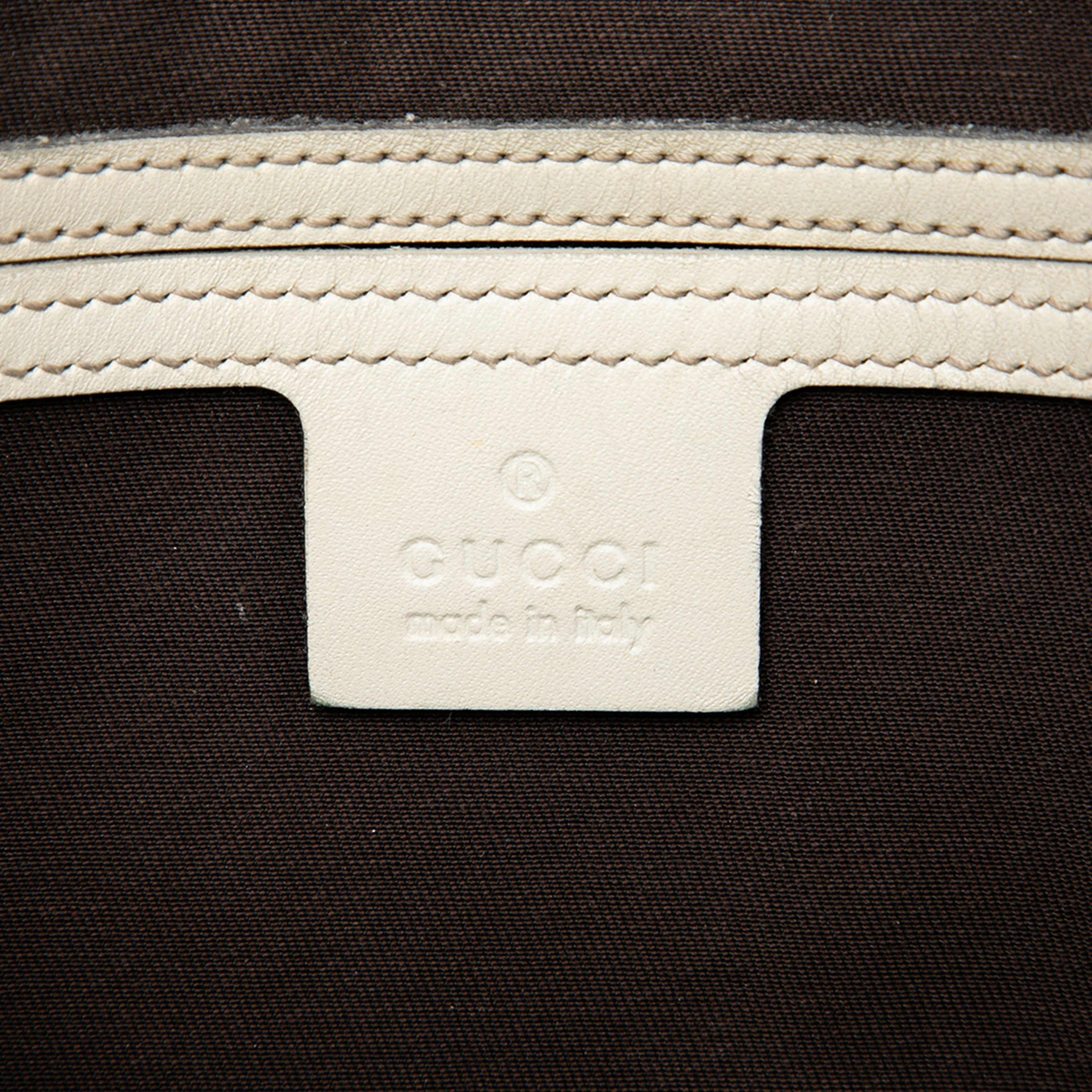 Gucci Gg Supreme Crossbody, från Luxclusif, i färgen beige. Klicka för att öppna bilden i stort format