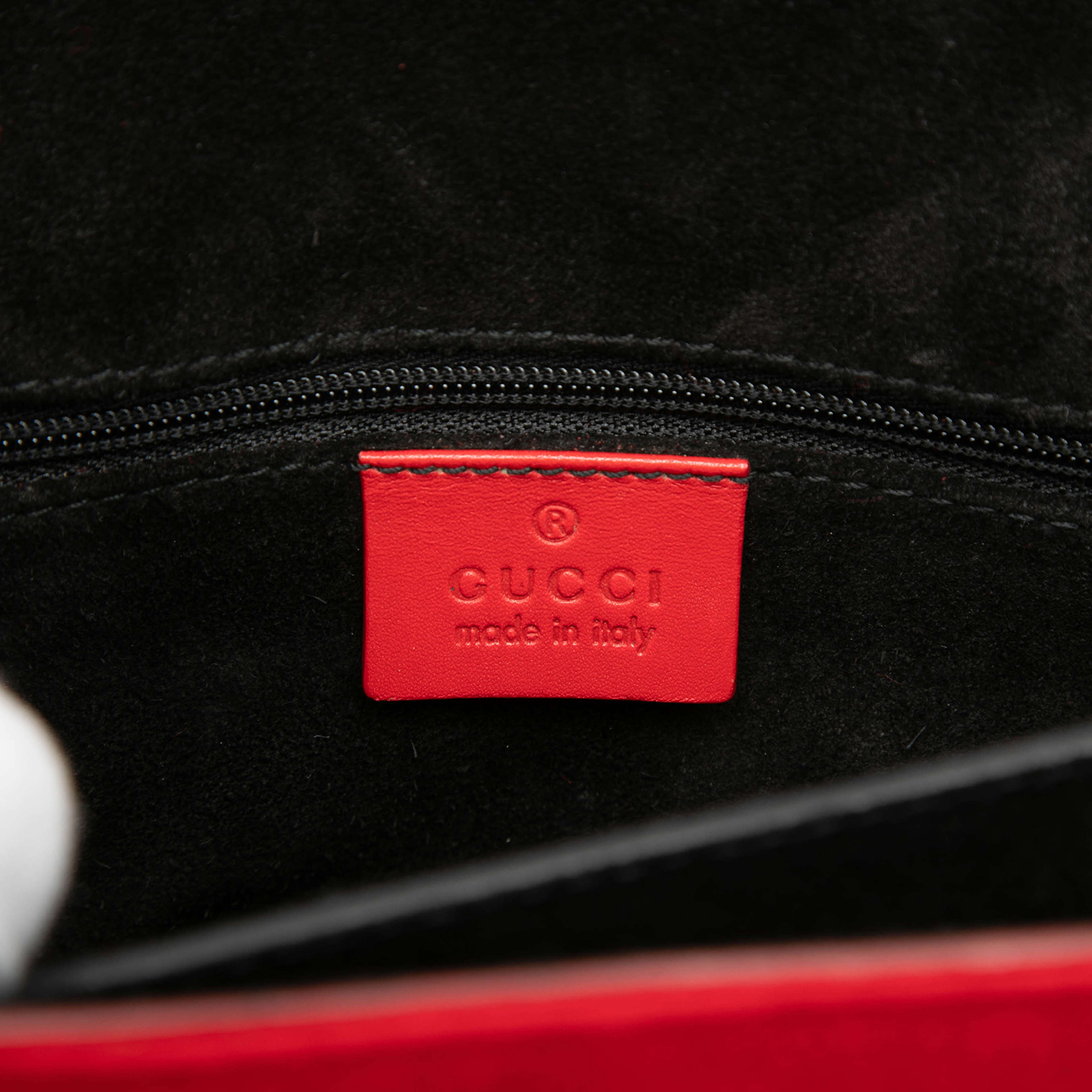 Gucci Wool And Calfskin Bamboo Top Handle Bag, från Luxclusif, i färgen red. Klicka för att öppna bilden i stort format
