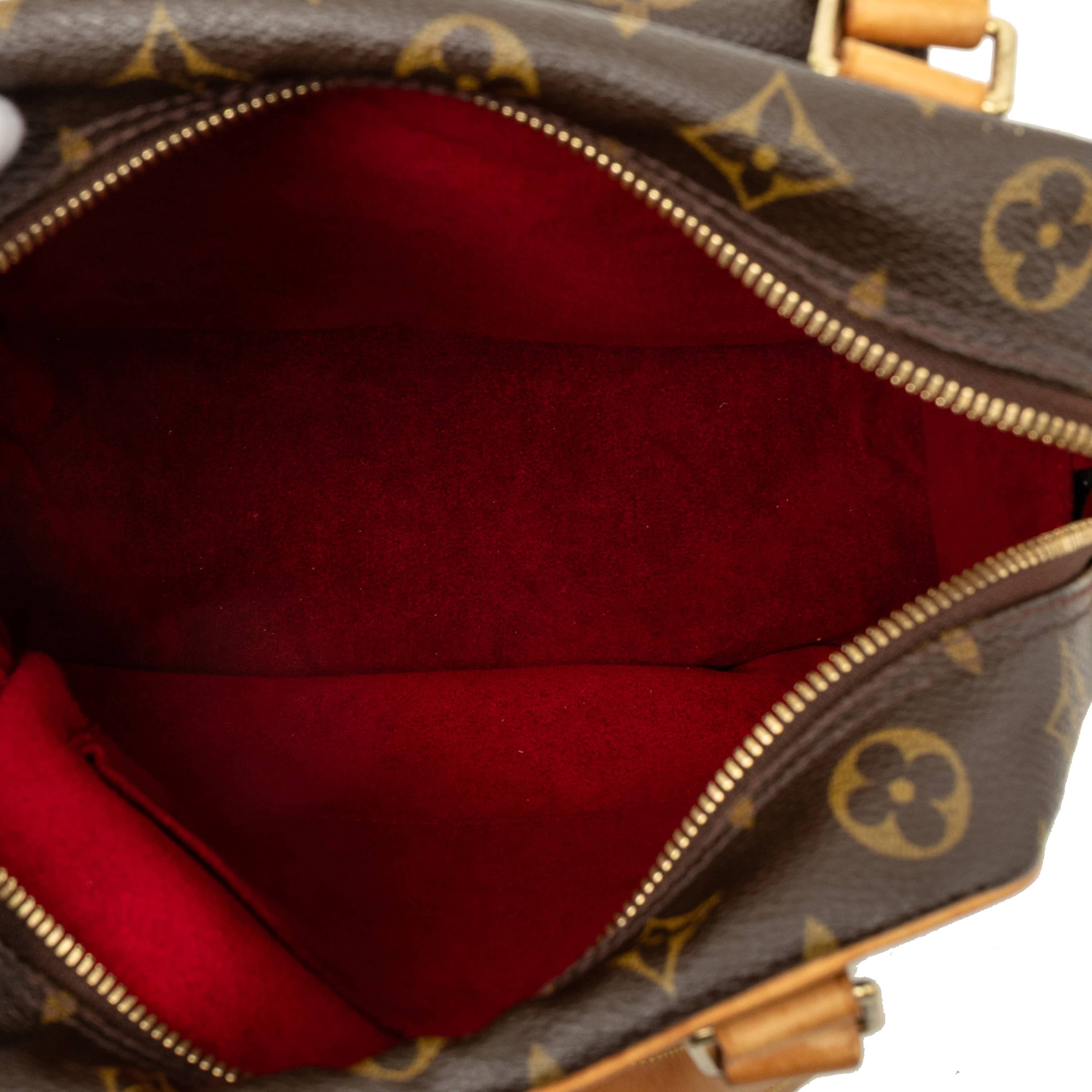 Louis Vuitton Monogram Excentri Cite, från Luxclusif, i färgen brun. Klicka för att öppna bilden i stort format