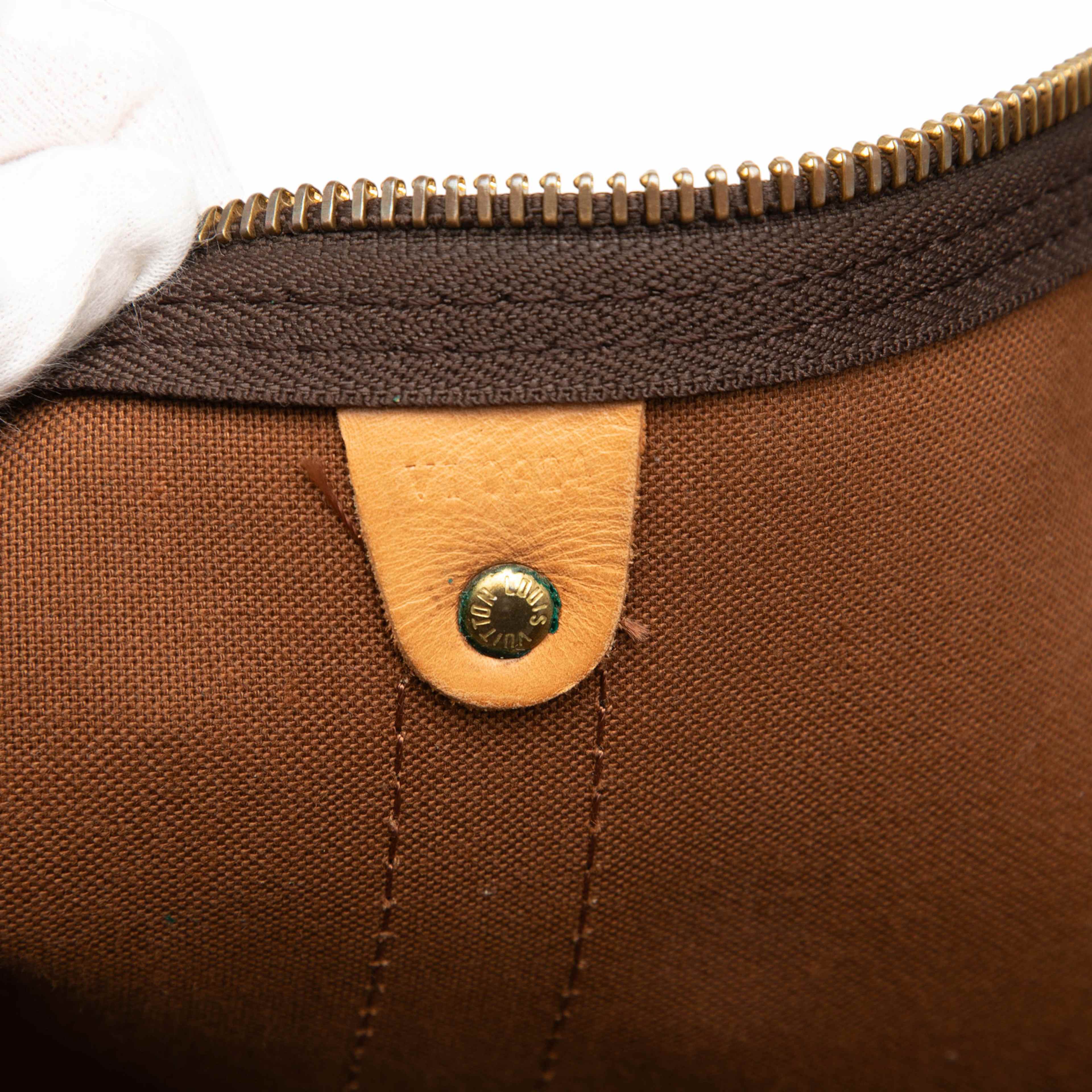 Louis Vuitton Monogram Keepall 60, från Luxclusif, i färgen brown. Klicka för att öppna bilden i stort format