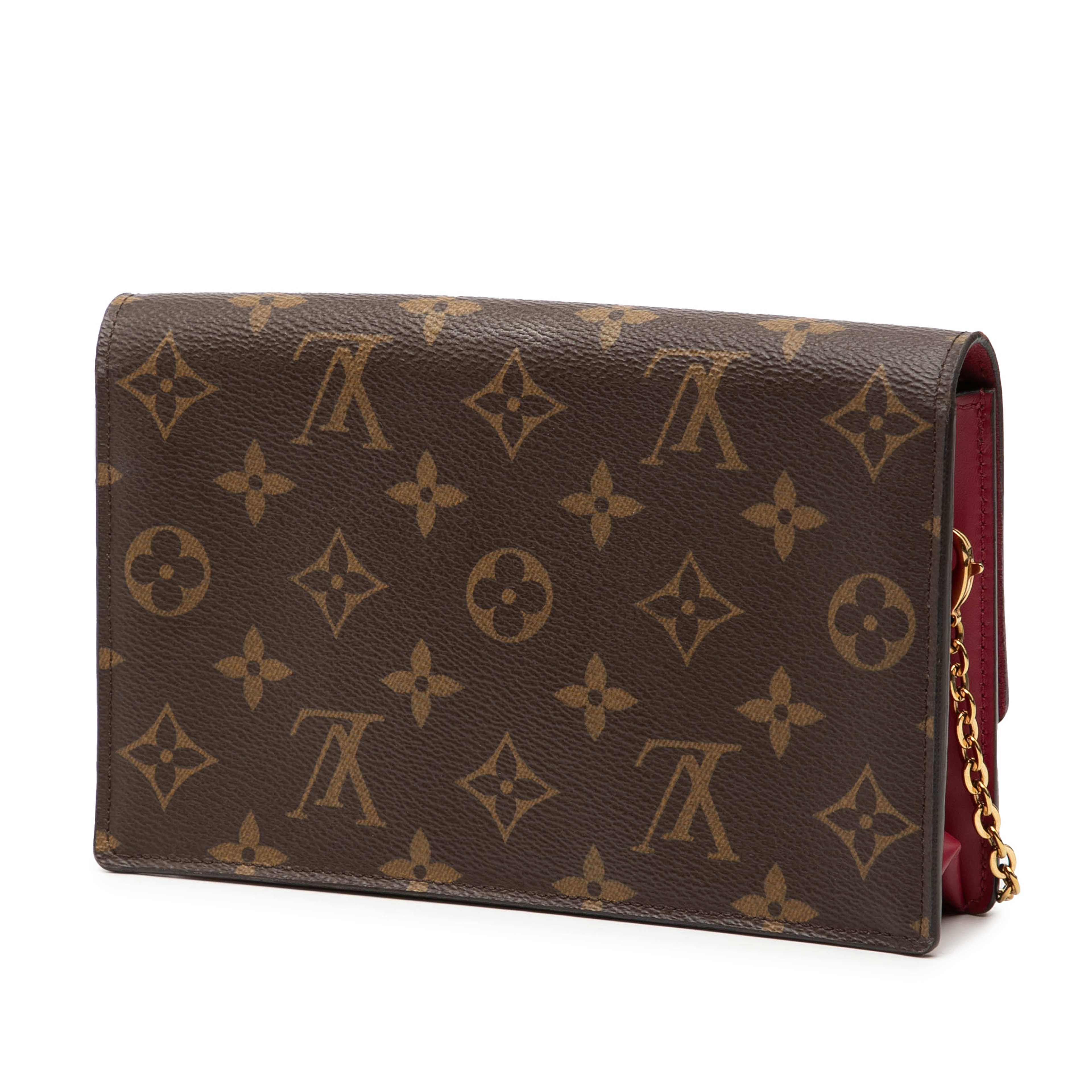 Louis Vuitton Monogram Flore Wallet On Chain, från Luxclusif, i färgen brown. Klicka för att öppna bilden i stort format