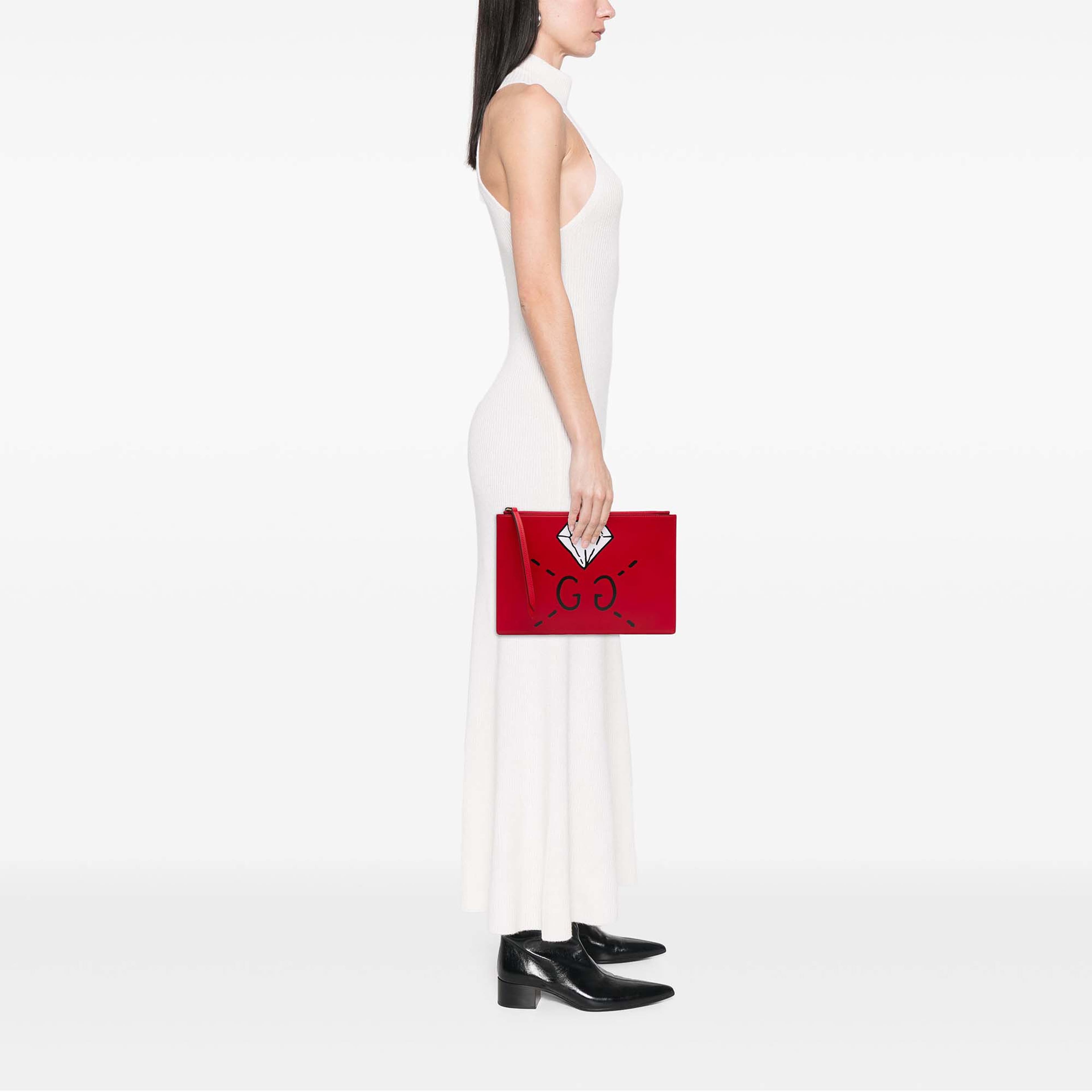 Gucci Guccighost Calfskin Diamond Zip Pouch, från Luxclusif, i färgen röd. Klicka för att öppna bilden i stort format