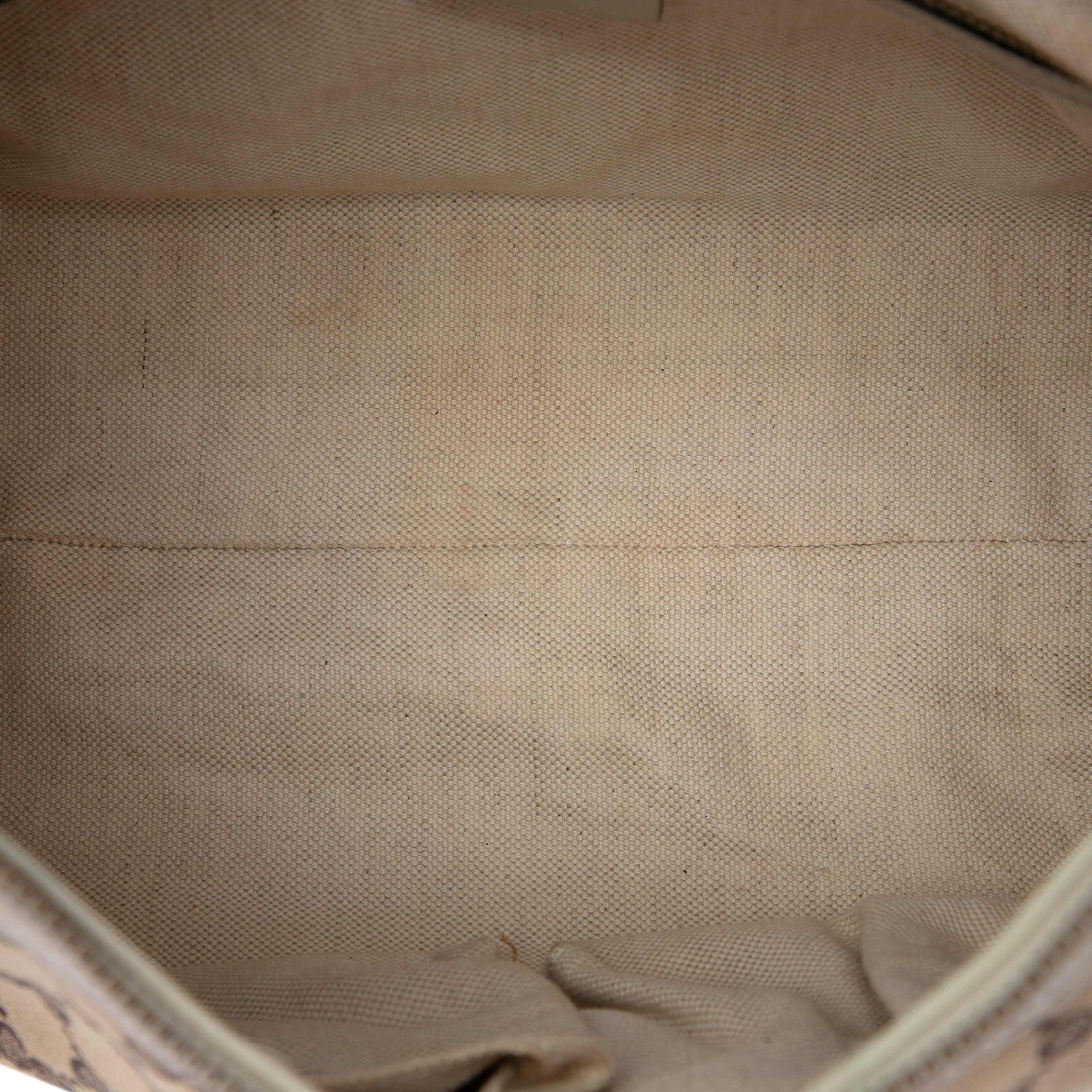 Gucci Gg Canvas Scarlett Handbag, från Luxclusif, i färgen beige. Klicka för att öppna bilden i stort format