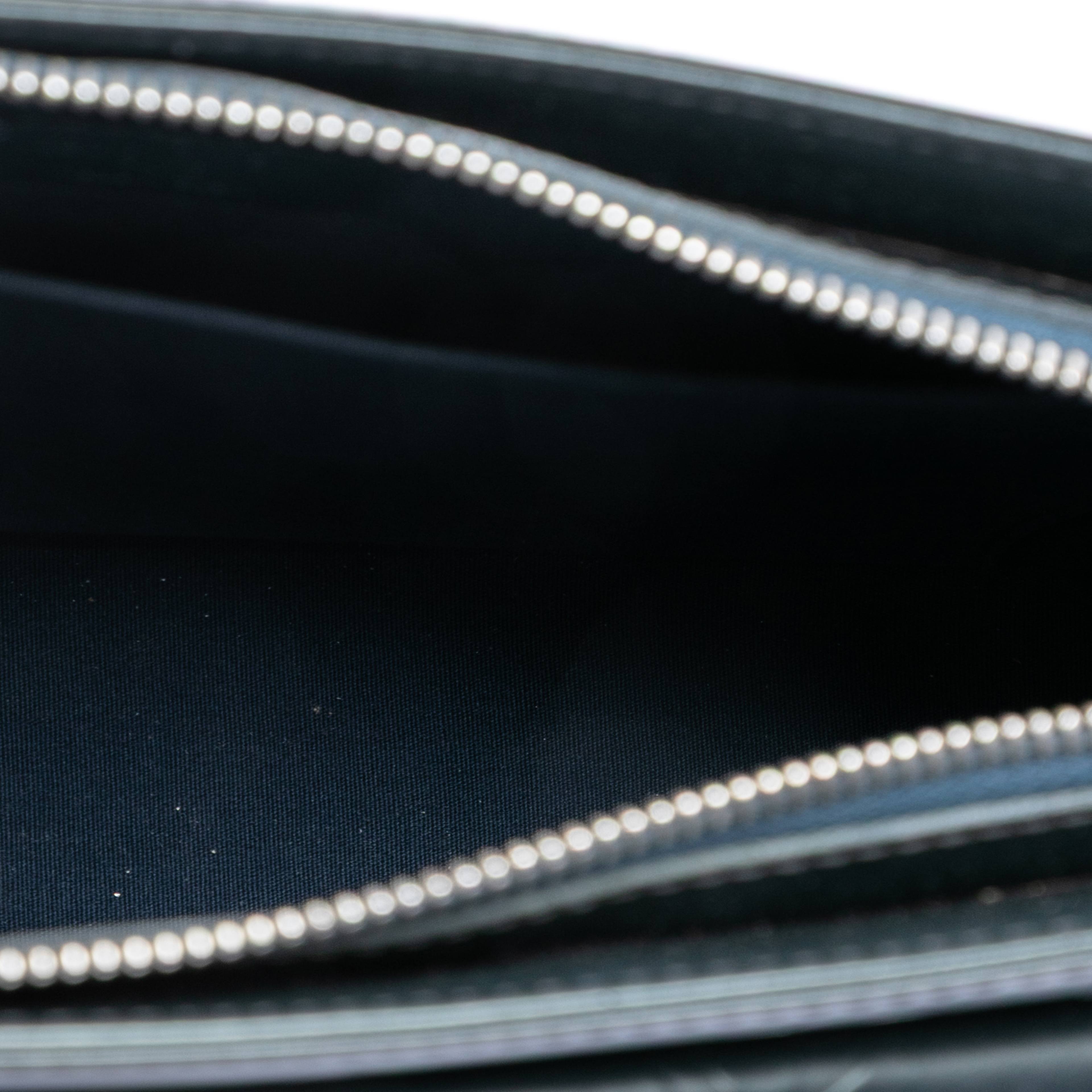 Louis Vuitton Monogram Mat Alston, från Luxclusif, i färgen blue. Klicka för att öppna bilden i stort format