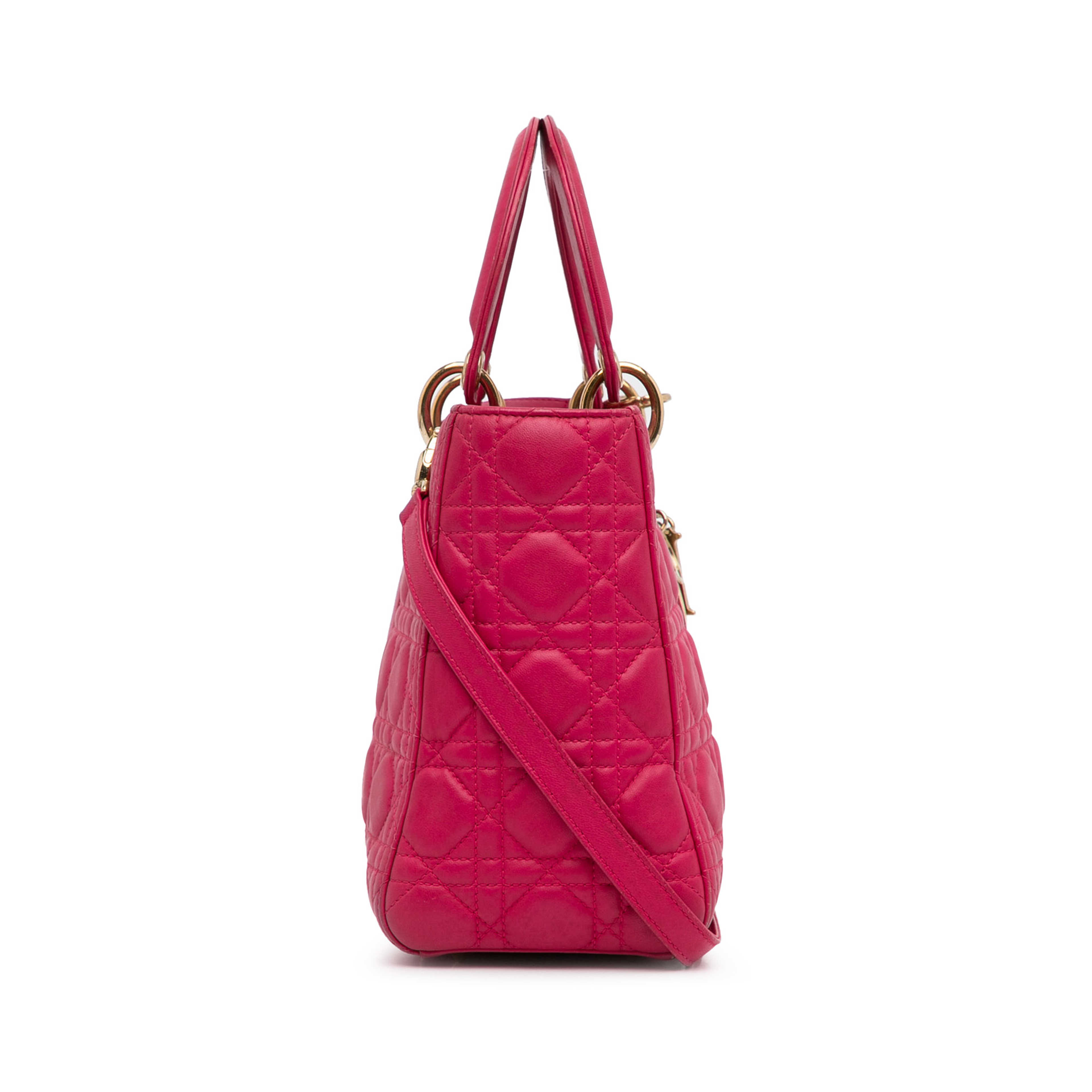 Dior Medium Lambskin Cannage Lady Dior, från Luxclusif, i färgen rosa. Klicka för att öppna bilden i stort format
