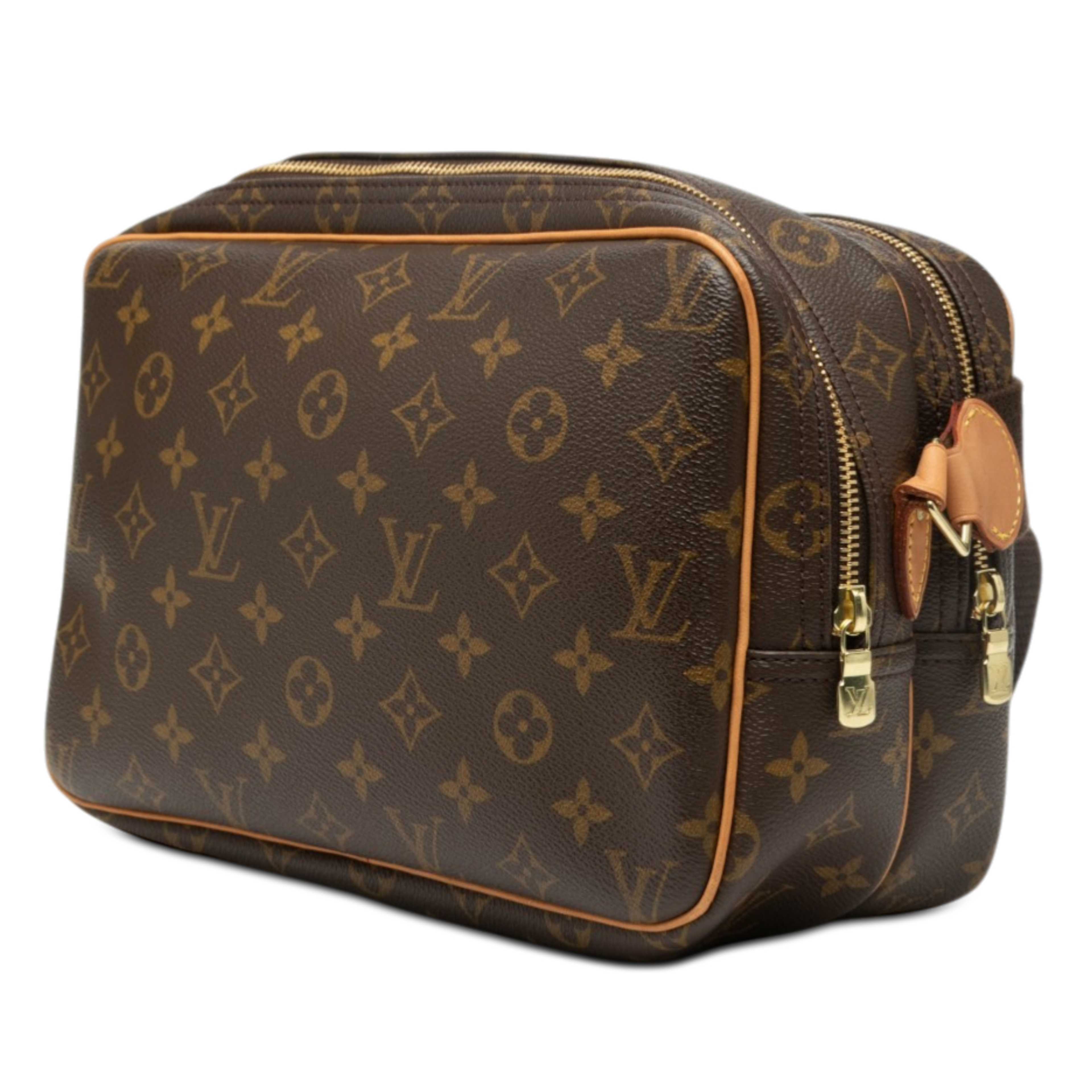 Louis Vuitton Monogram Reporter Pm, från Luxclusif, i färgen brown. Klicka för att öppna bilden i stort format