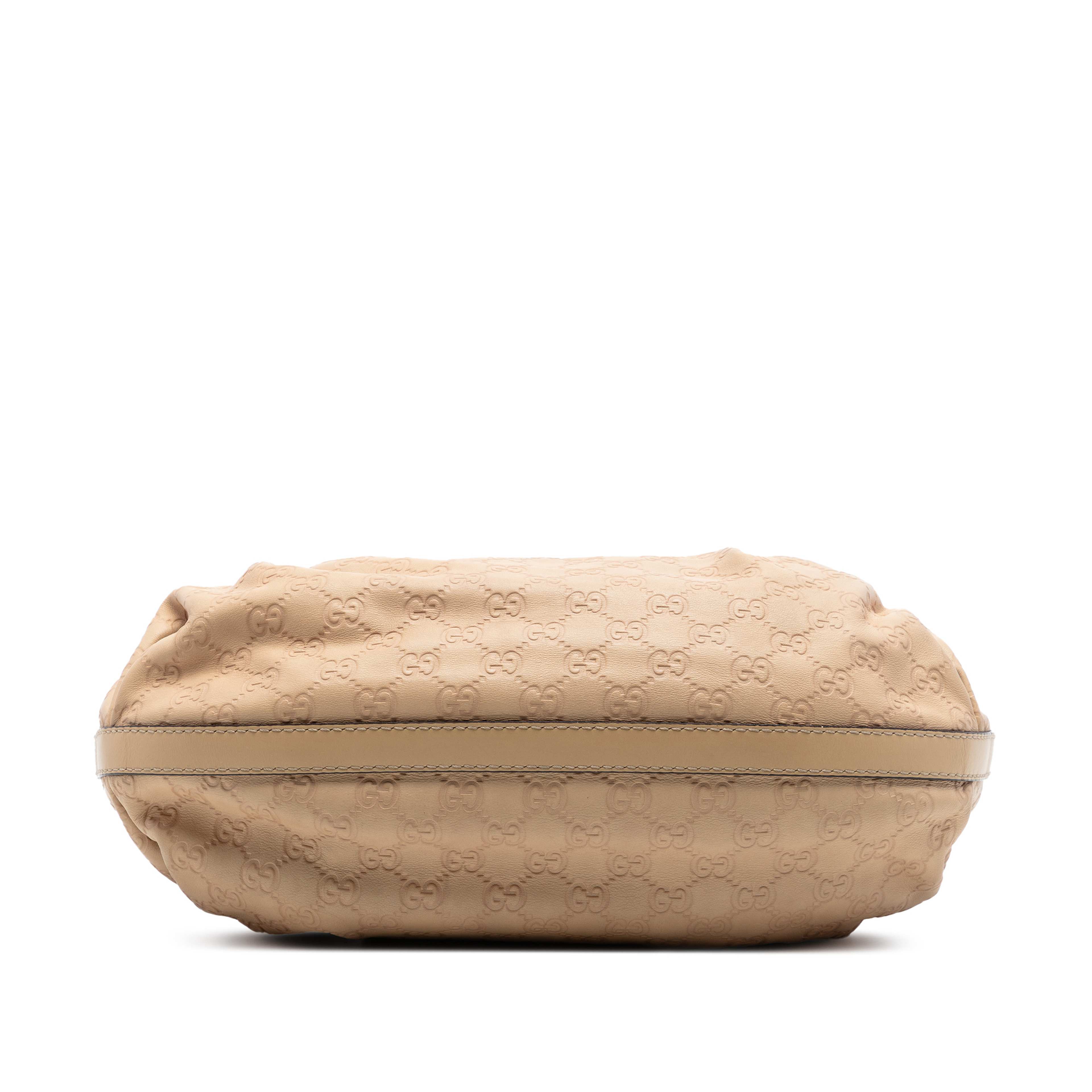 Gucci Guccissima Scarlett Tote, från Luxclusif, i färgen beige. Klicka för att öppna bilden i stort format
