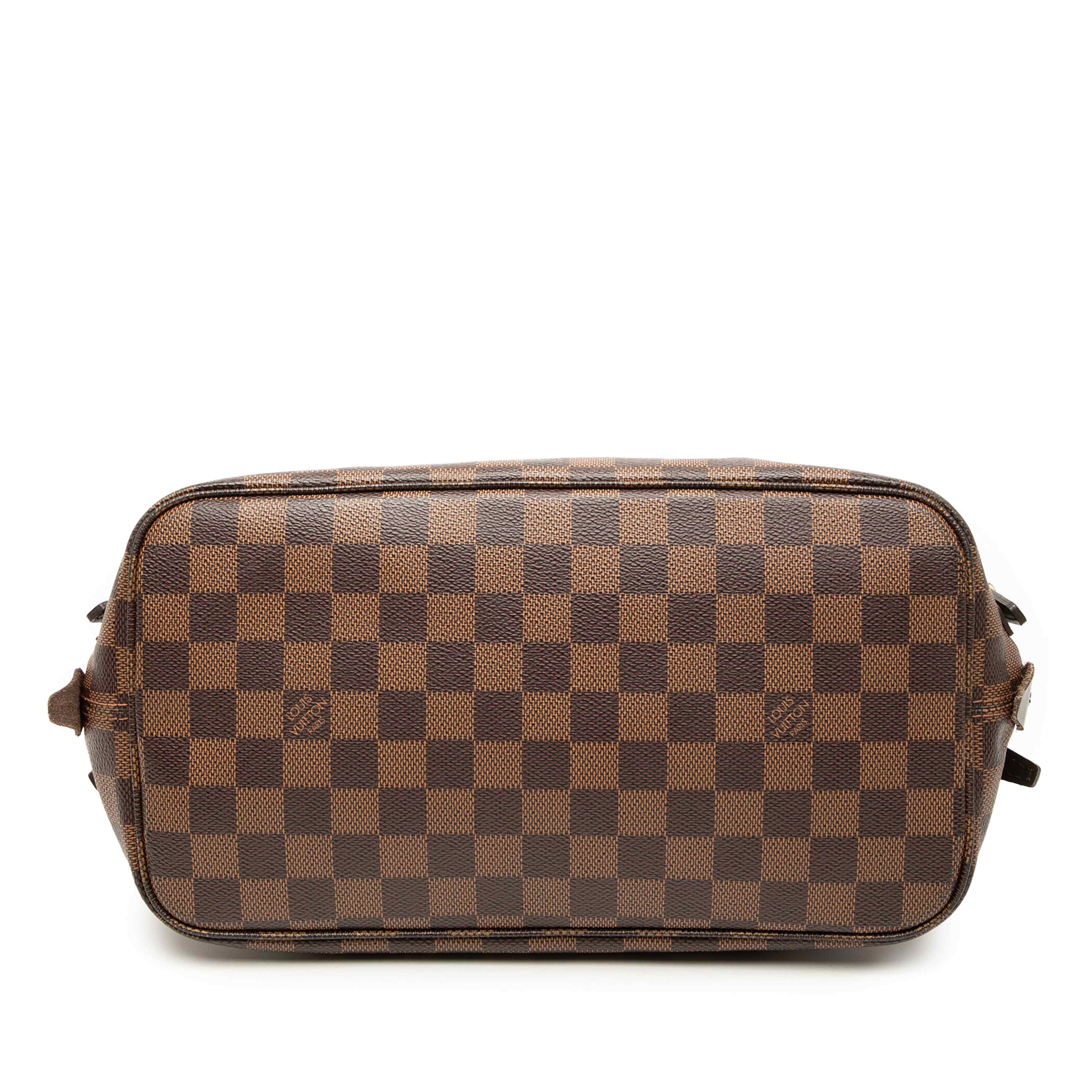 Louis Vuitton Damier Ebene Cabas Rivington, från Luxclusif, i färgen brown. Klicka för att öppna bilden i stort format
