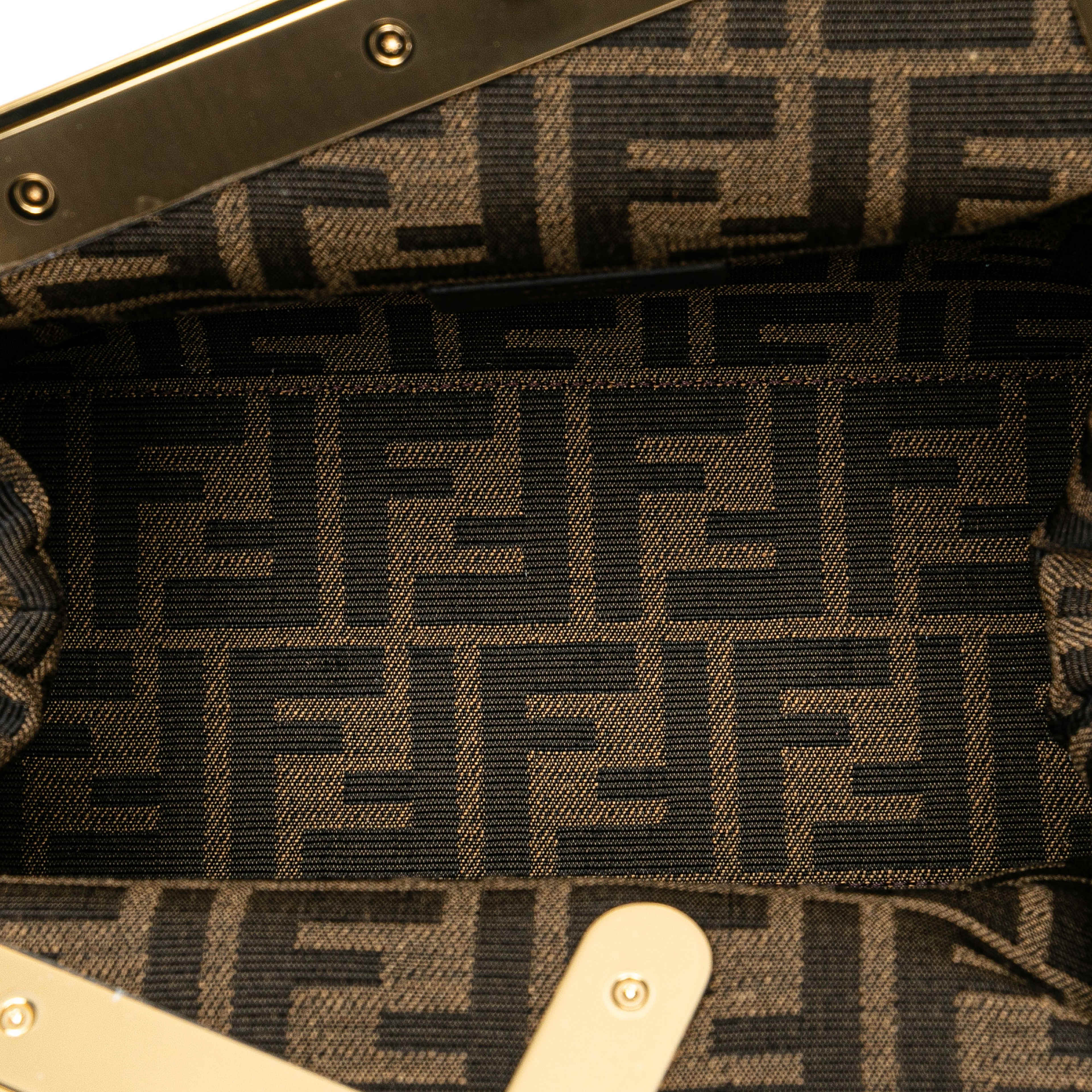 Fendi Small First Sequin Bag, från Luxclusif, i färgen pink. Klicka för att öppna bilden i stort format