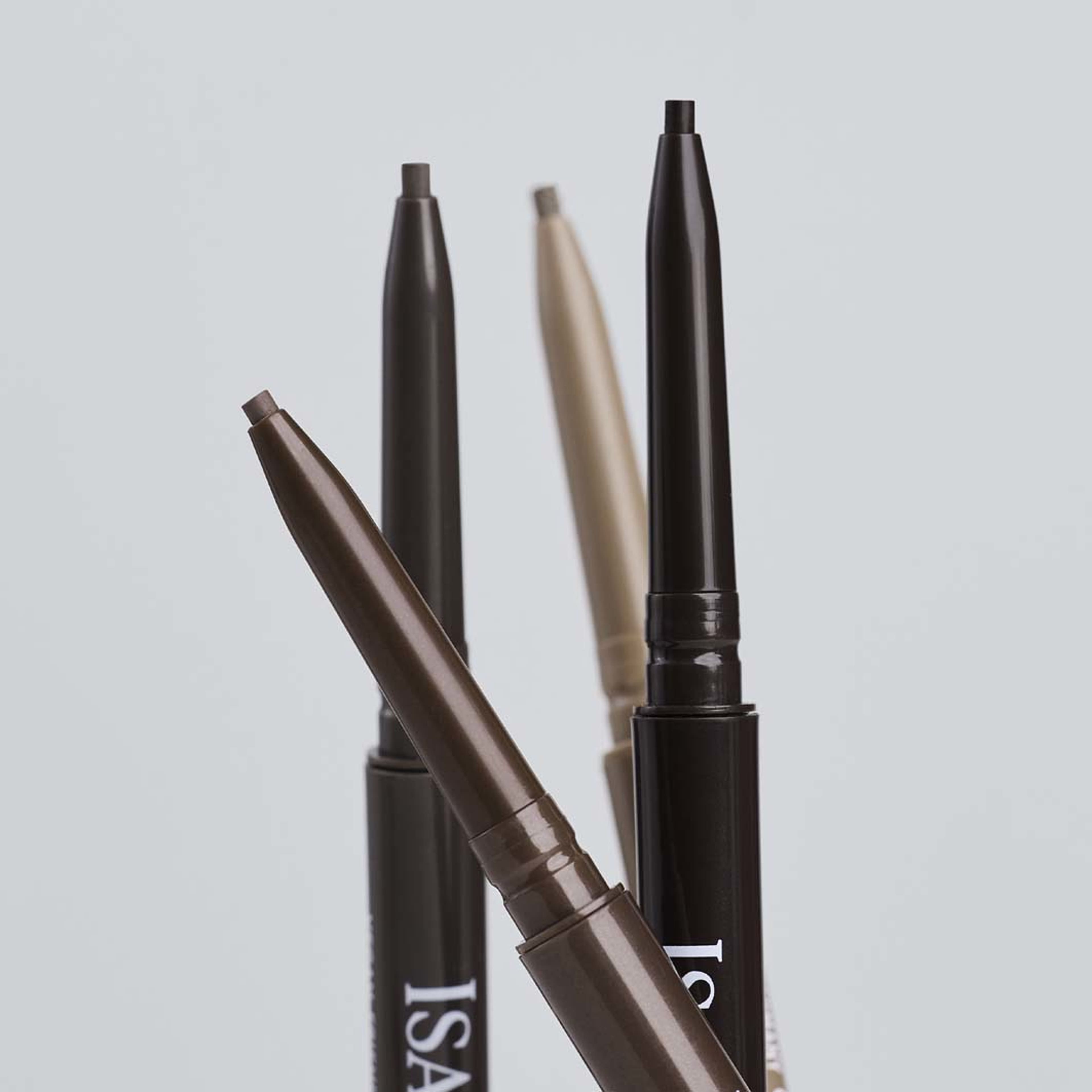 Precision Eyebrow Pen, från IsaDora, i färgen Dark Brown. Klicka för att öppna bilden i stort format