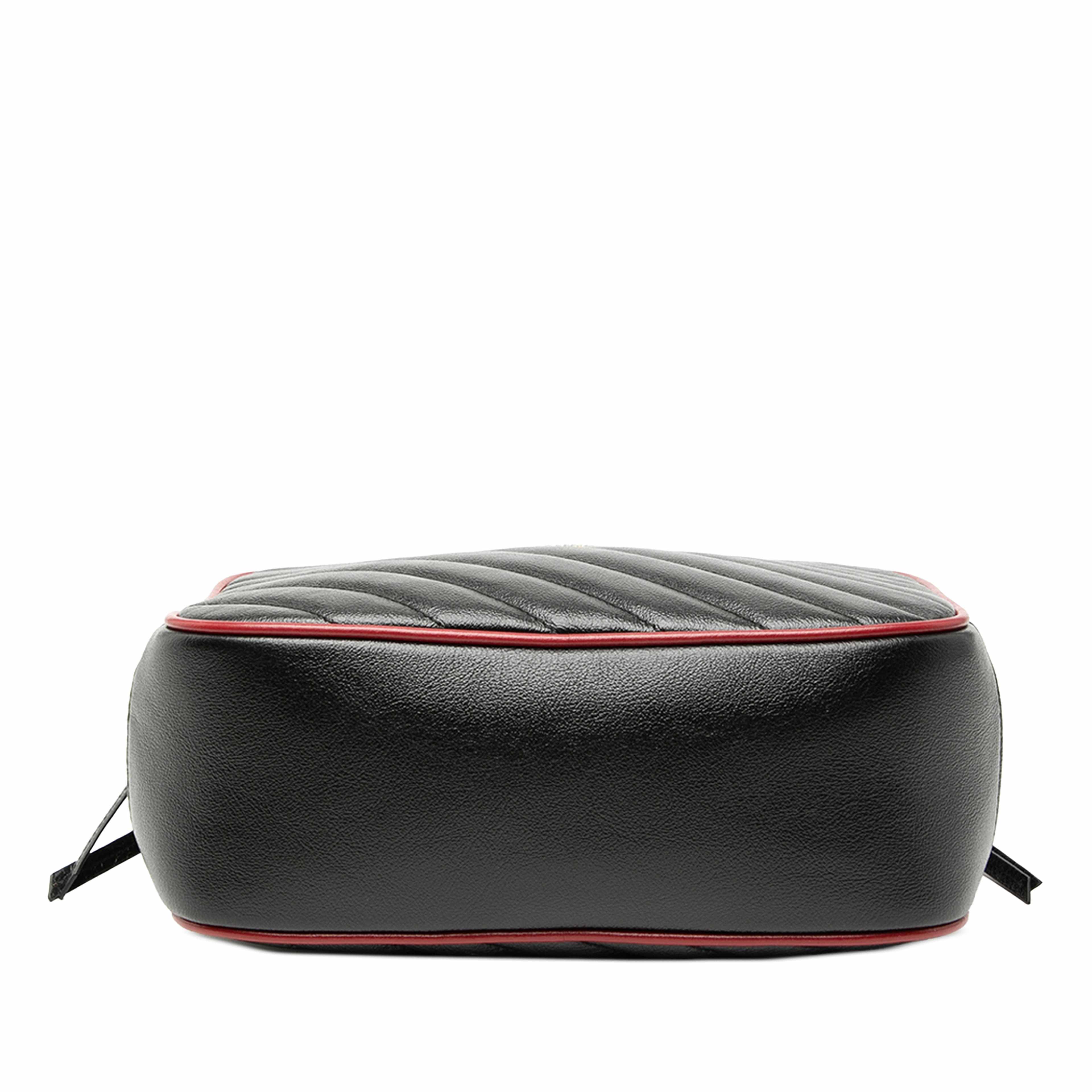 Gucci Small Gg Marmont Matelasse Diagonal Leather Torchon Bamboo Satchel, från Luxclusif, i färgen svart. Klicka för att öppna bilden i stort format