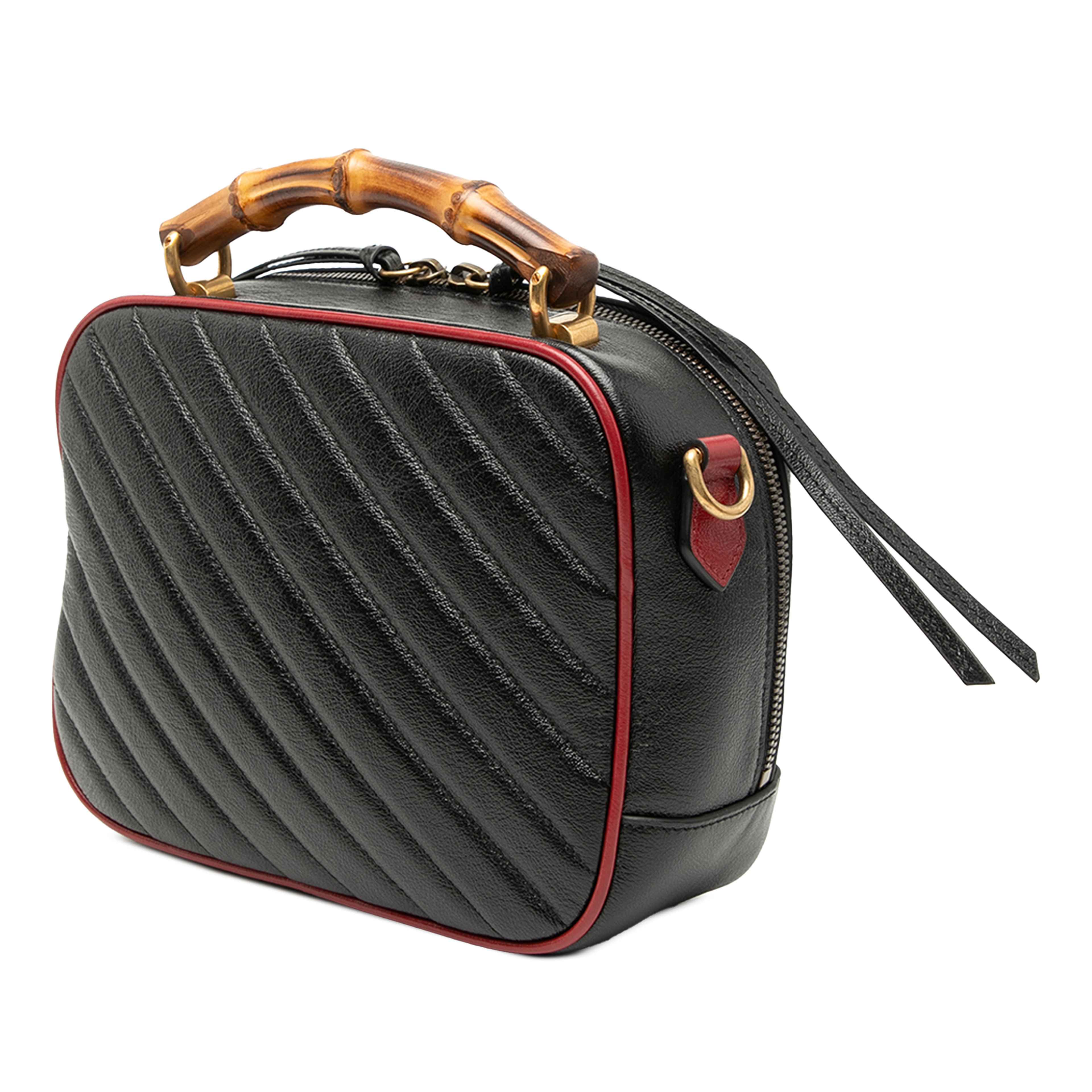 Gucci Small Gg Marmont Matelasse Diagonal Leather Torchon Bamboo Satchel, från Luxclusif, i färgen black. Klicka för att öppna bilden i stort format