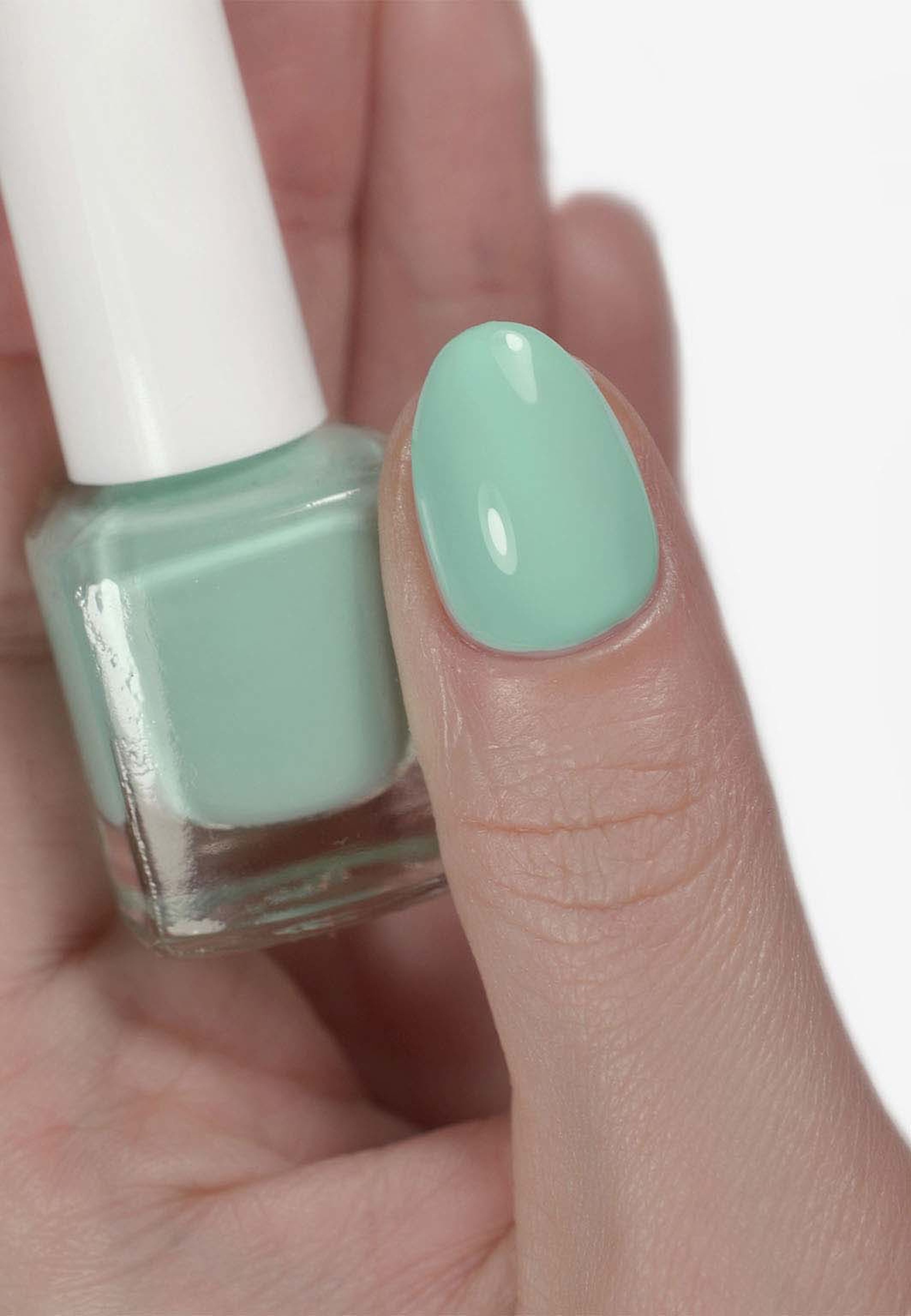 7day Nail polish, från Depend, i färgen Olive Twist. Klicka för att öppna bilden i stort format