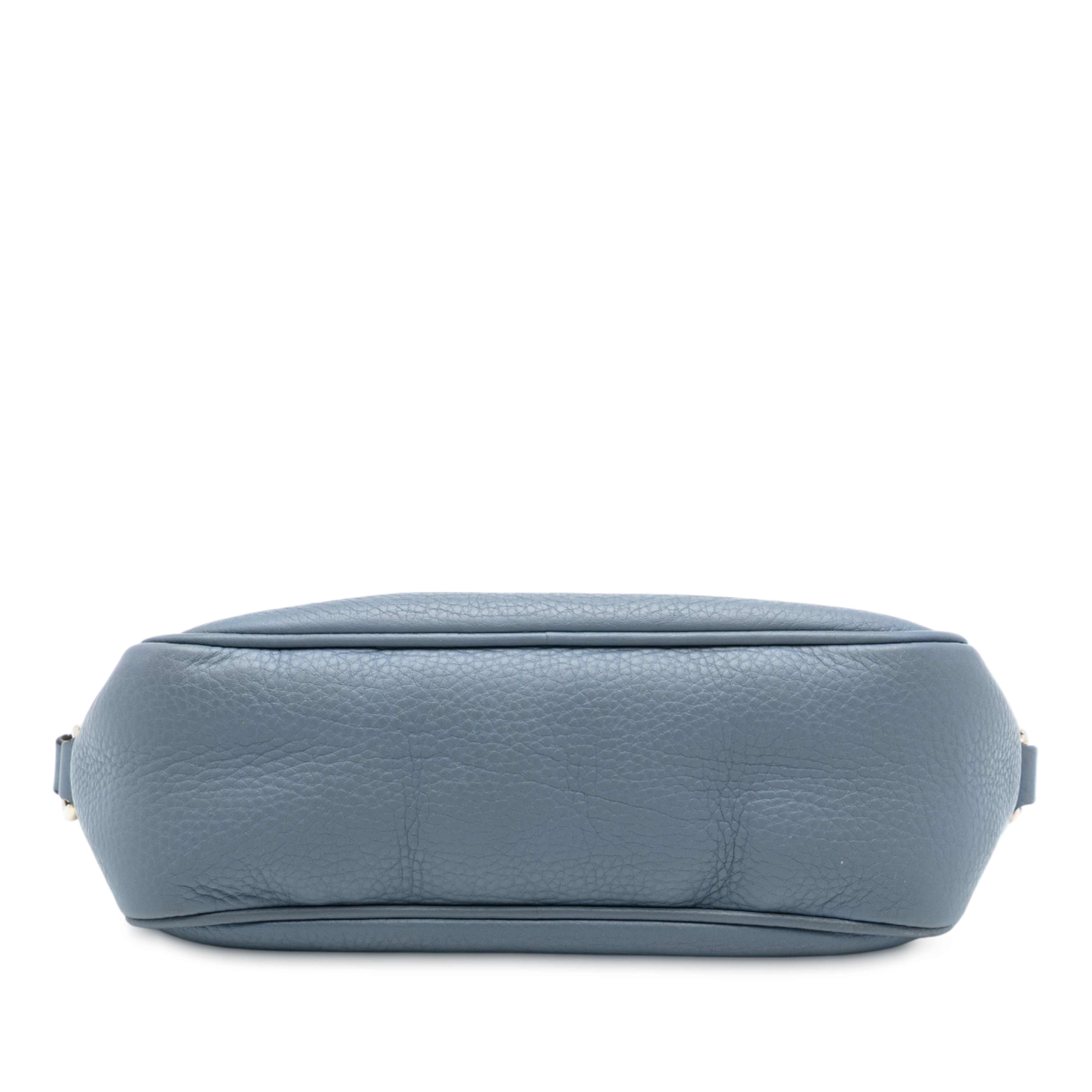 Gucci Leather Soho Disco Crossbody, från Luxclusif, i färgen light blue. Klicka för att öppna bilden i stort format