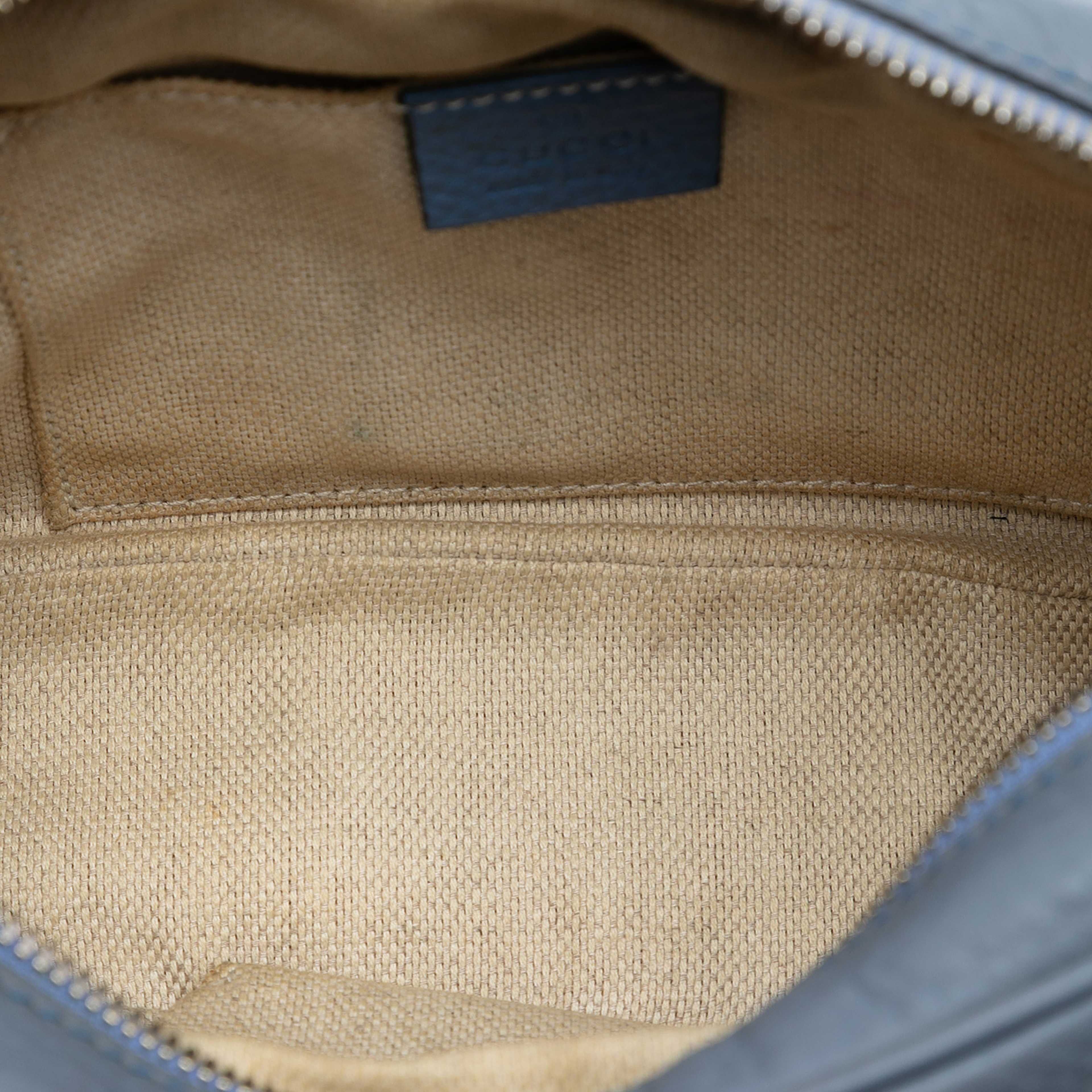 Gucci Leather Soho Disco Crossbody, från Luxclusif, i färgen light blue. Klicka för att öppna bilden i stort format