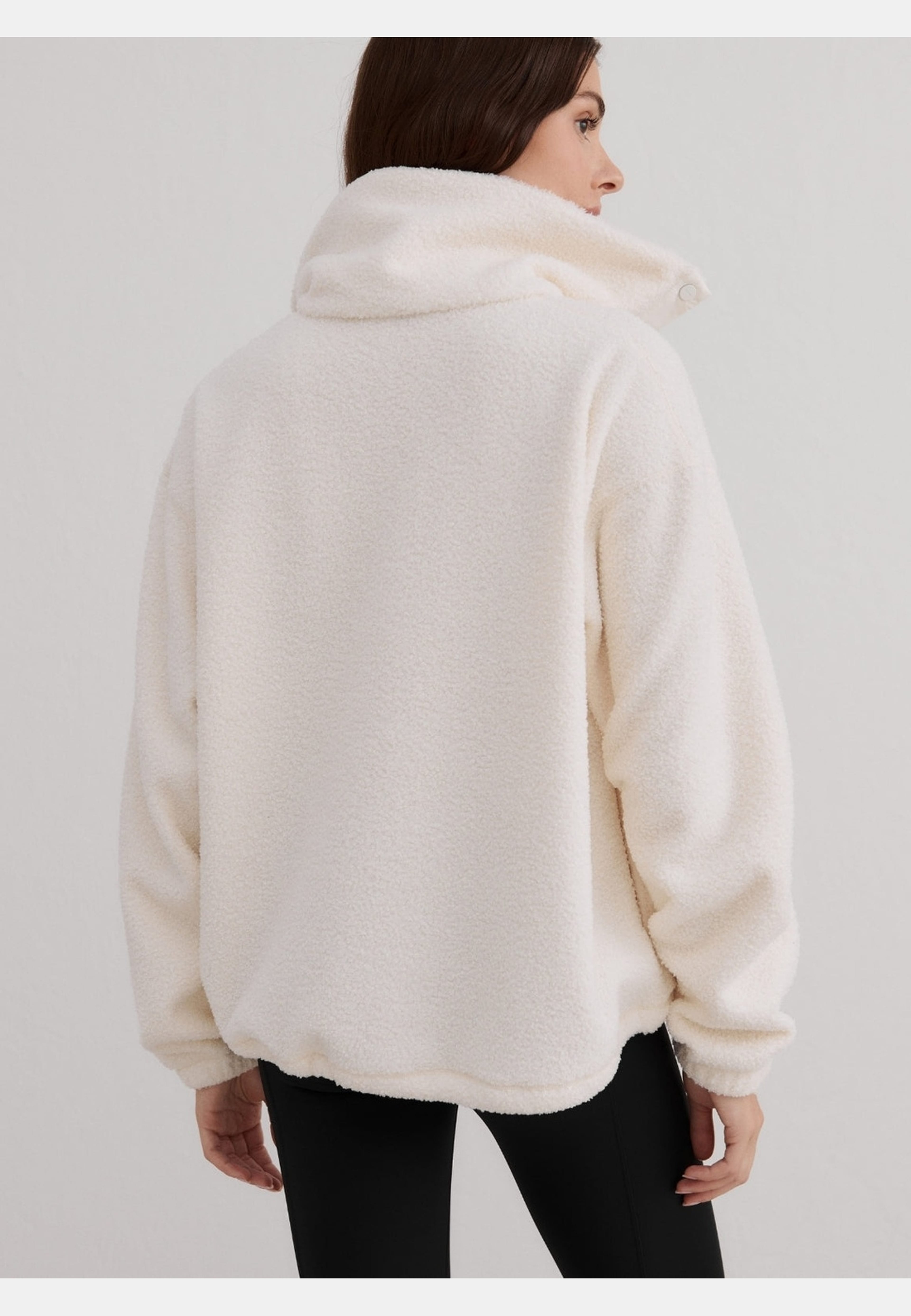 Polar Fleece Long Sleeve, från aim'n, i färgen off white. Klicka för att öppna bilden i stort format