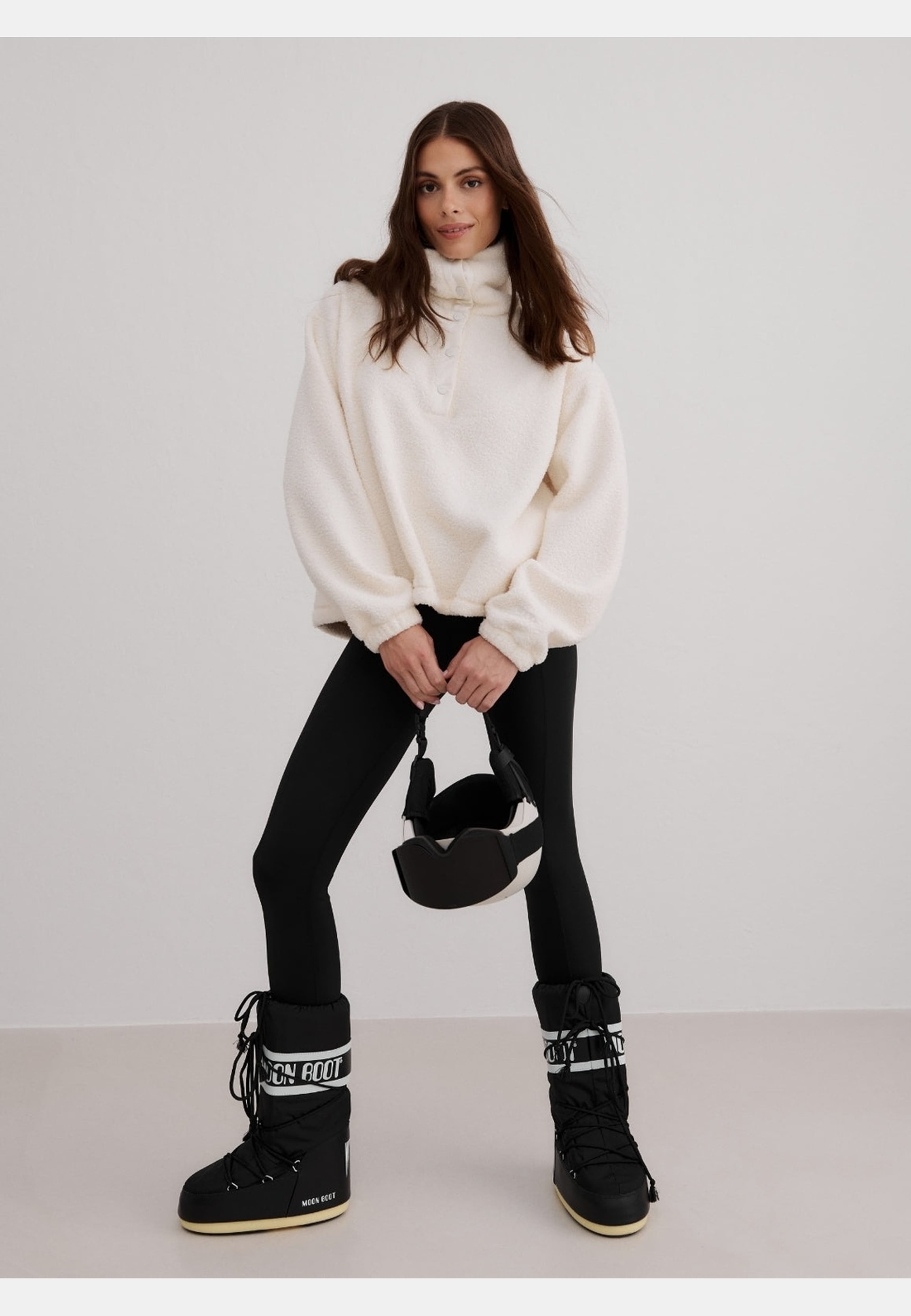 Polar Fleece Long Sleeve, från aim'n, i färgen off white. Klicka för att öppna bilden i stort format