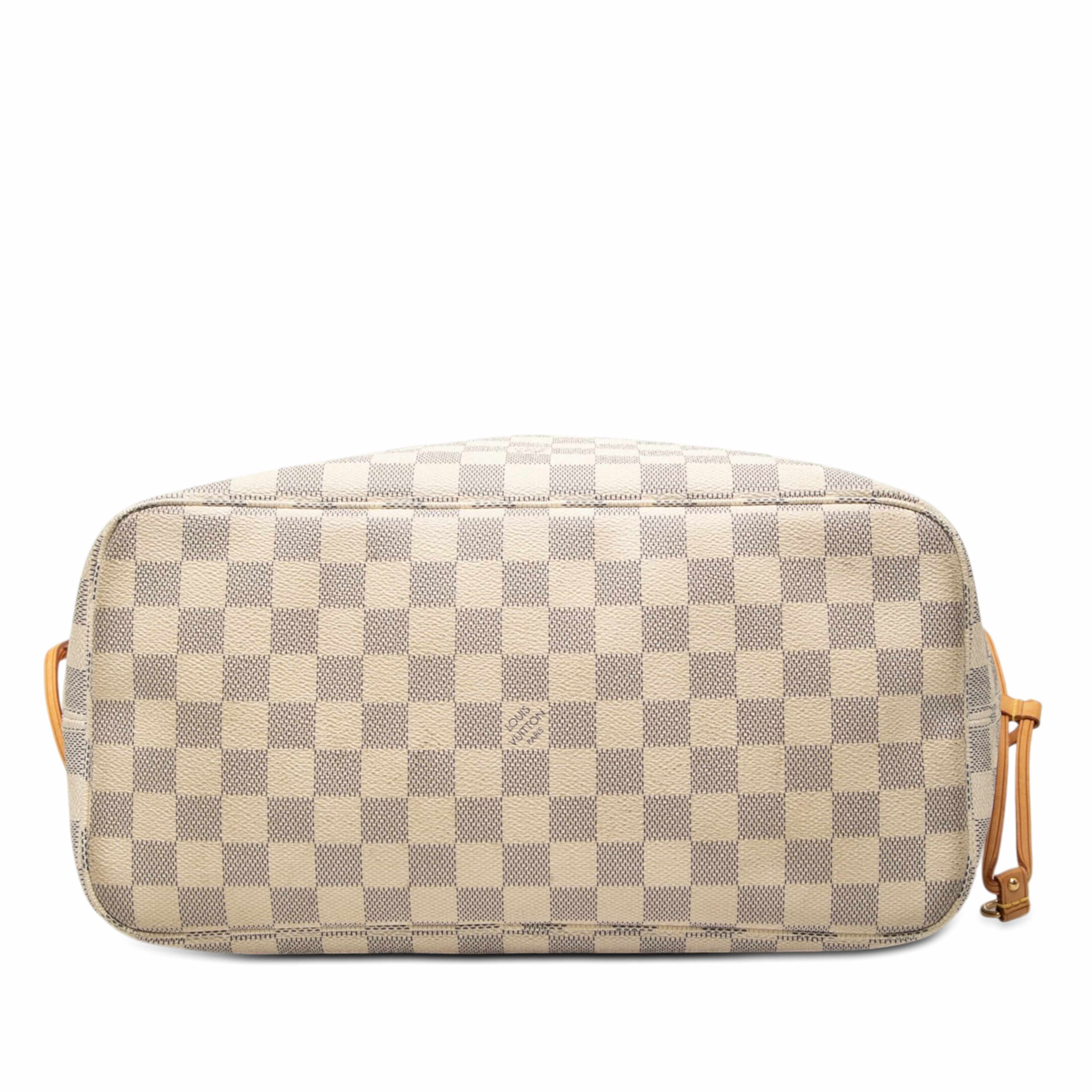 Louis Vuitton Damier Azur Neverfull Mm, från Luxclusif, i färgen vit. Klicka för att öppna bilden i stort format