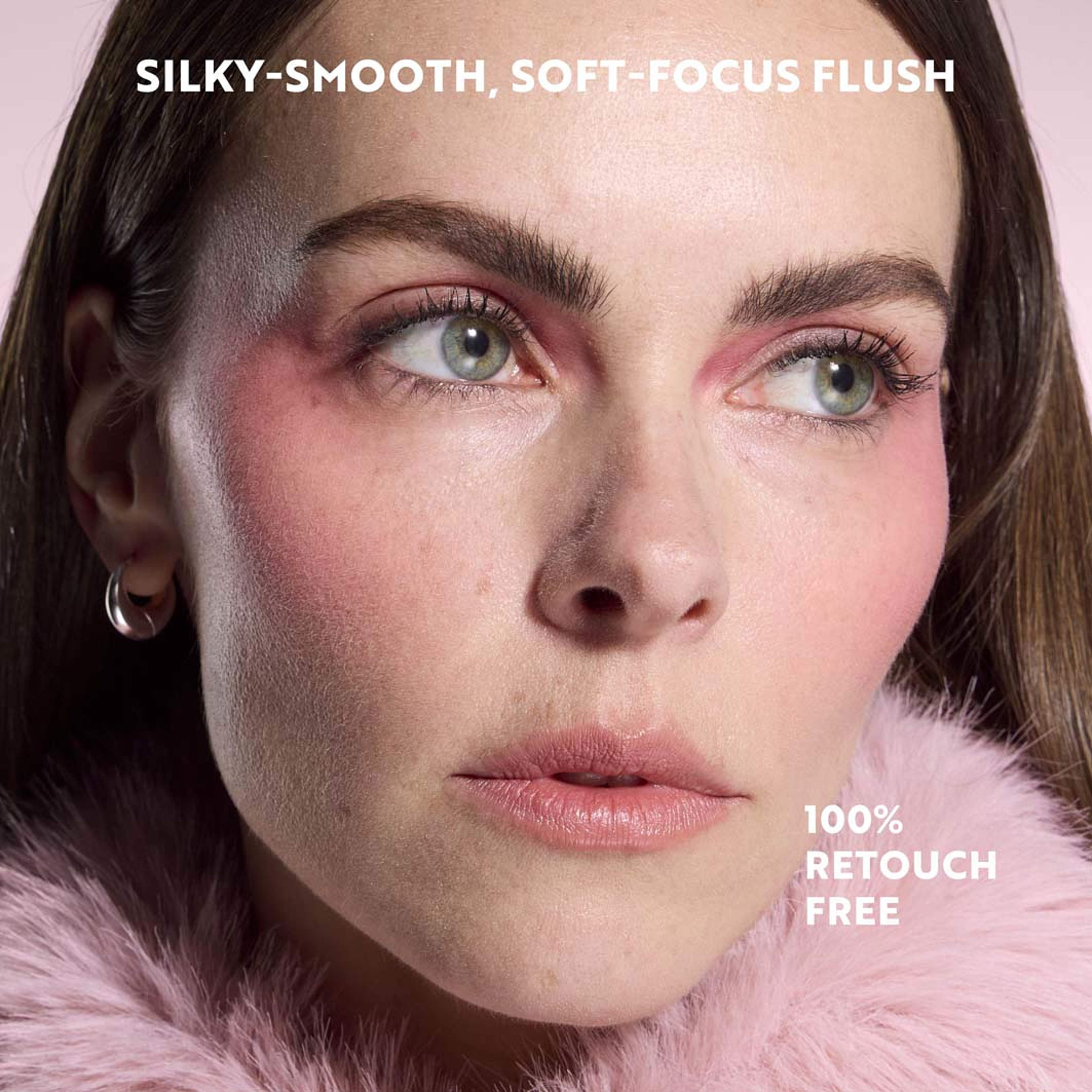 The Blush Stick Cream-to-Powder, från IsaDora, i färgen True Raspberry. Klicka för att öppna bilden i stort format